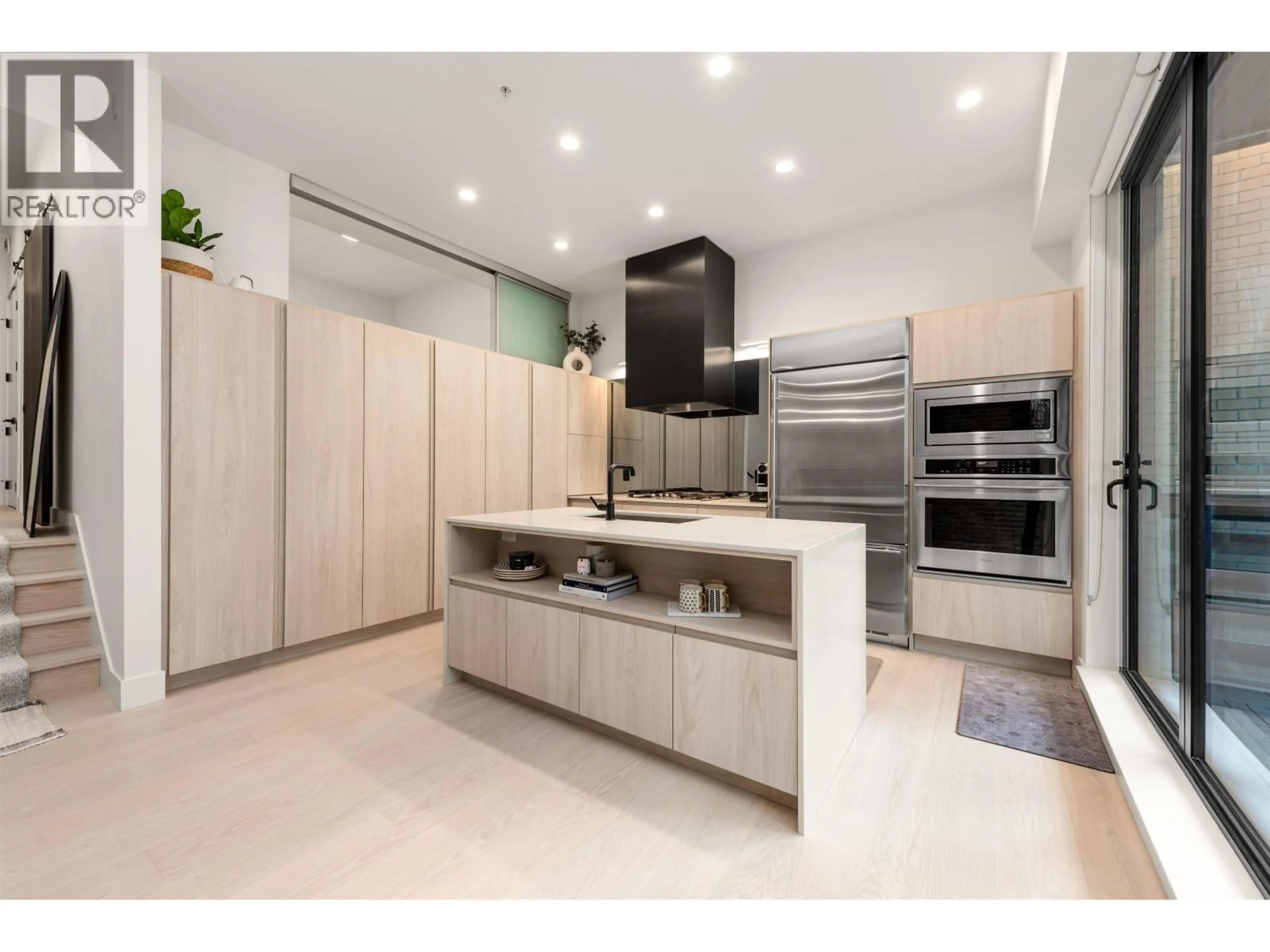 Contemporary kitchen, ceramic/tile floor for 219 - 300 SALTER STREET, New Westminster British Columbia V3M0L9