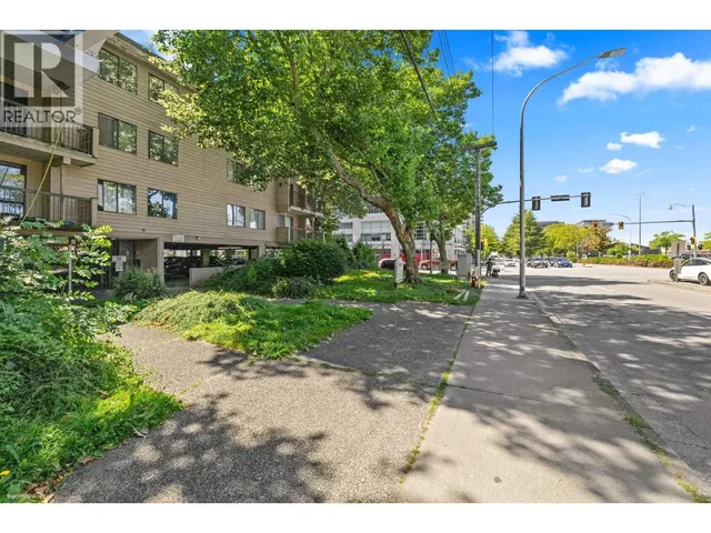 211 - 8400 LANSDOWNE ROAD, Richmond 3