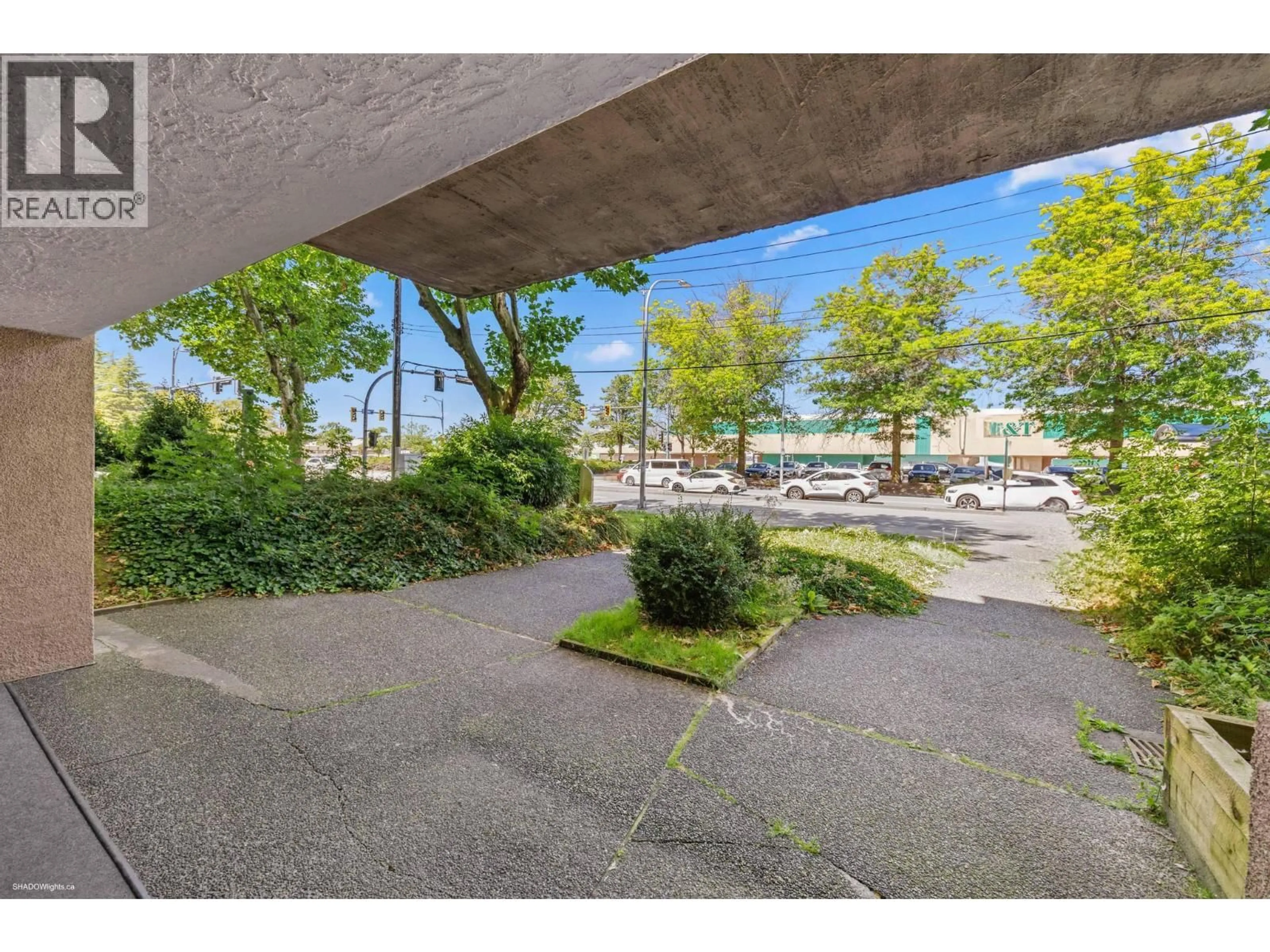 Patio, street for 211 - 8400 LANSDOWNE ROAD, Richmond British Columbia V6X3G3