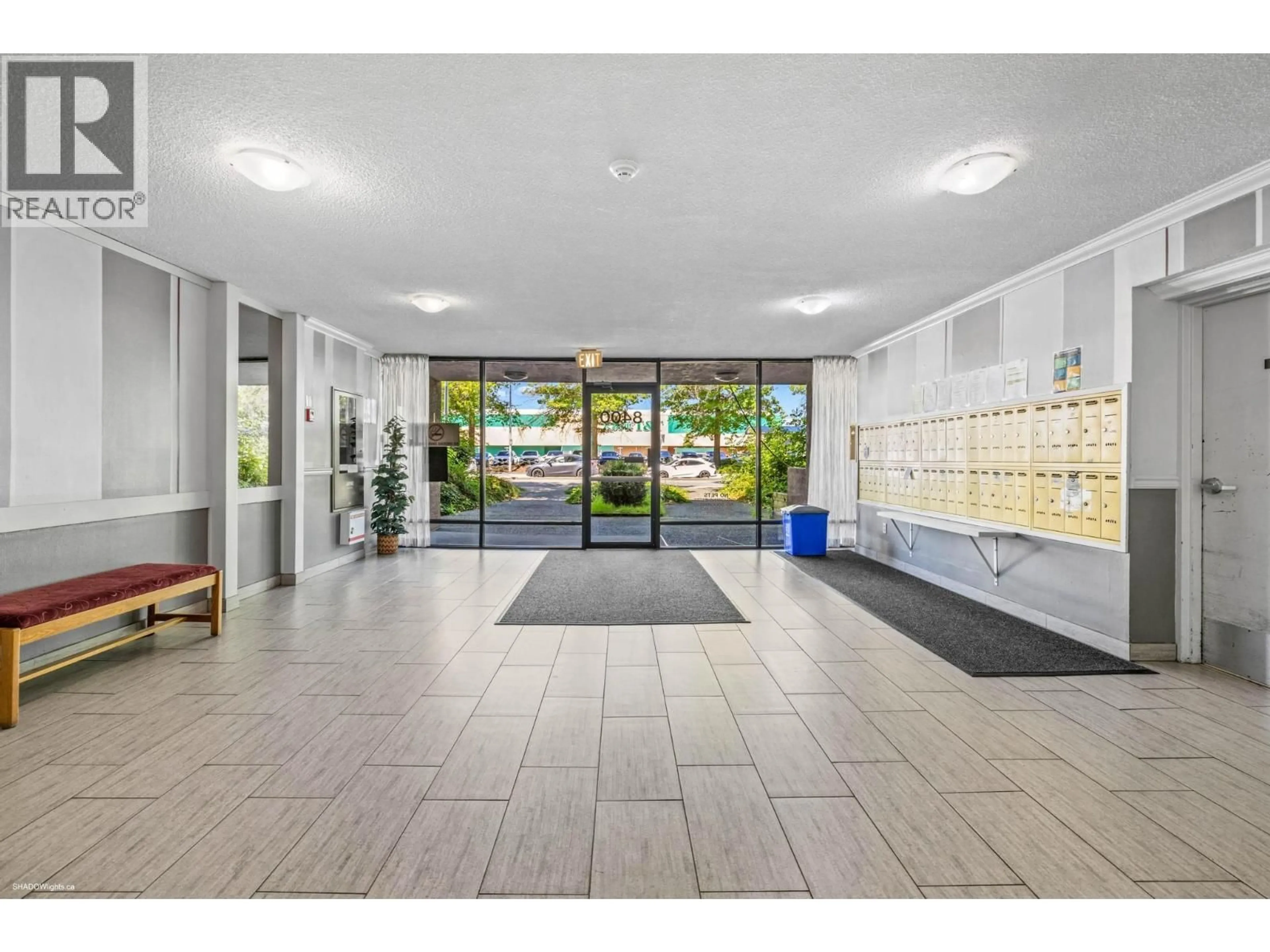Indoor foyer for 211 - 8400 LANSDOWNE ROAD, Richmond British Columbia V6X3G3