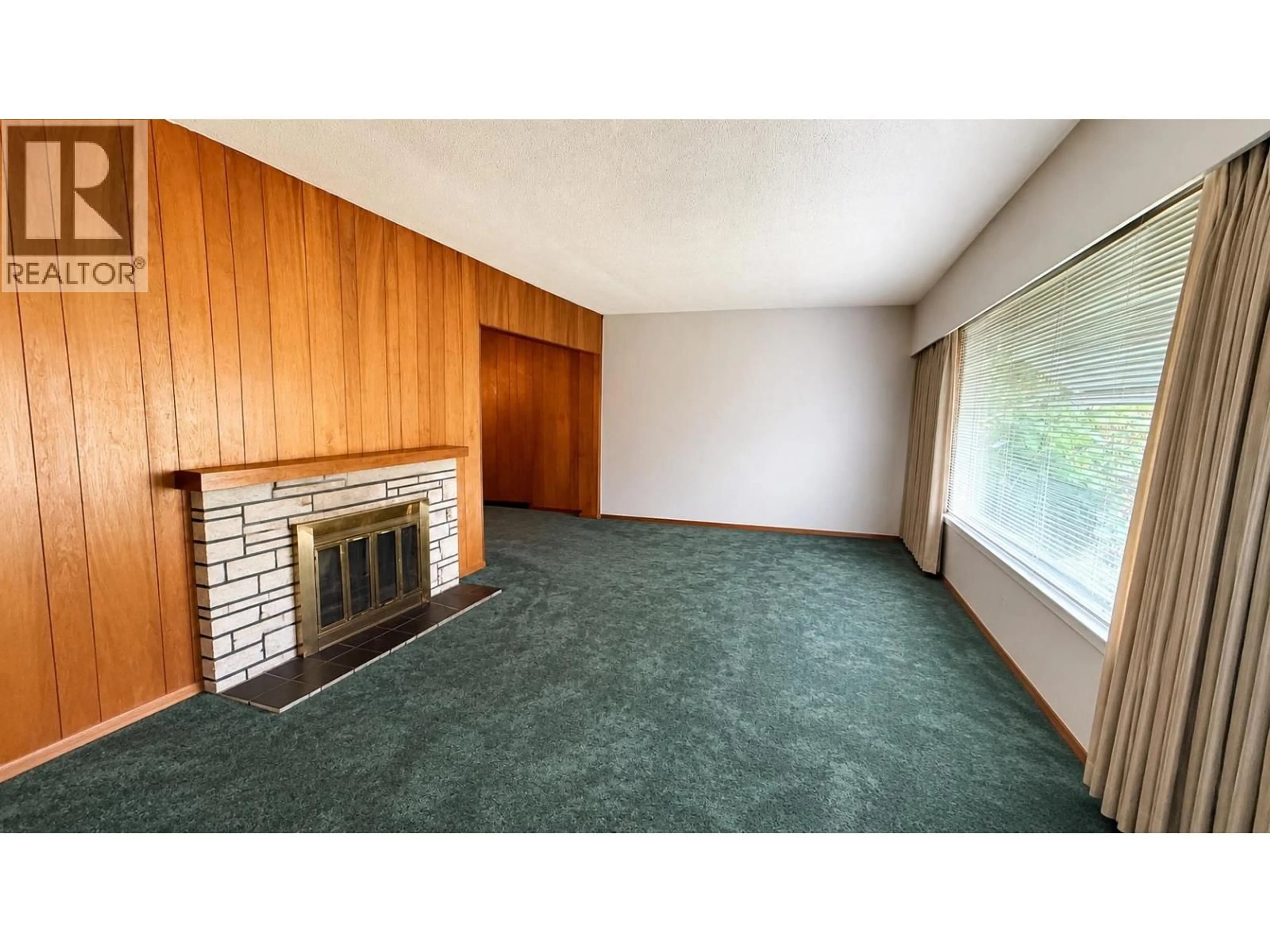 A pic of a room for 121 SINCLAIR AVENUE, New Westminster British Columbia V3L1Z8