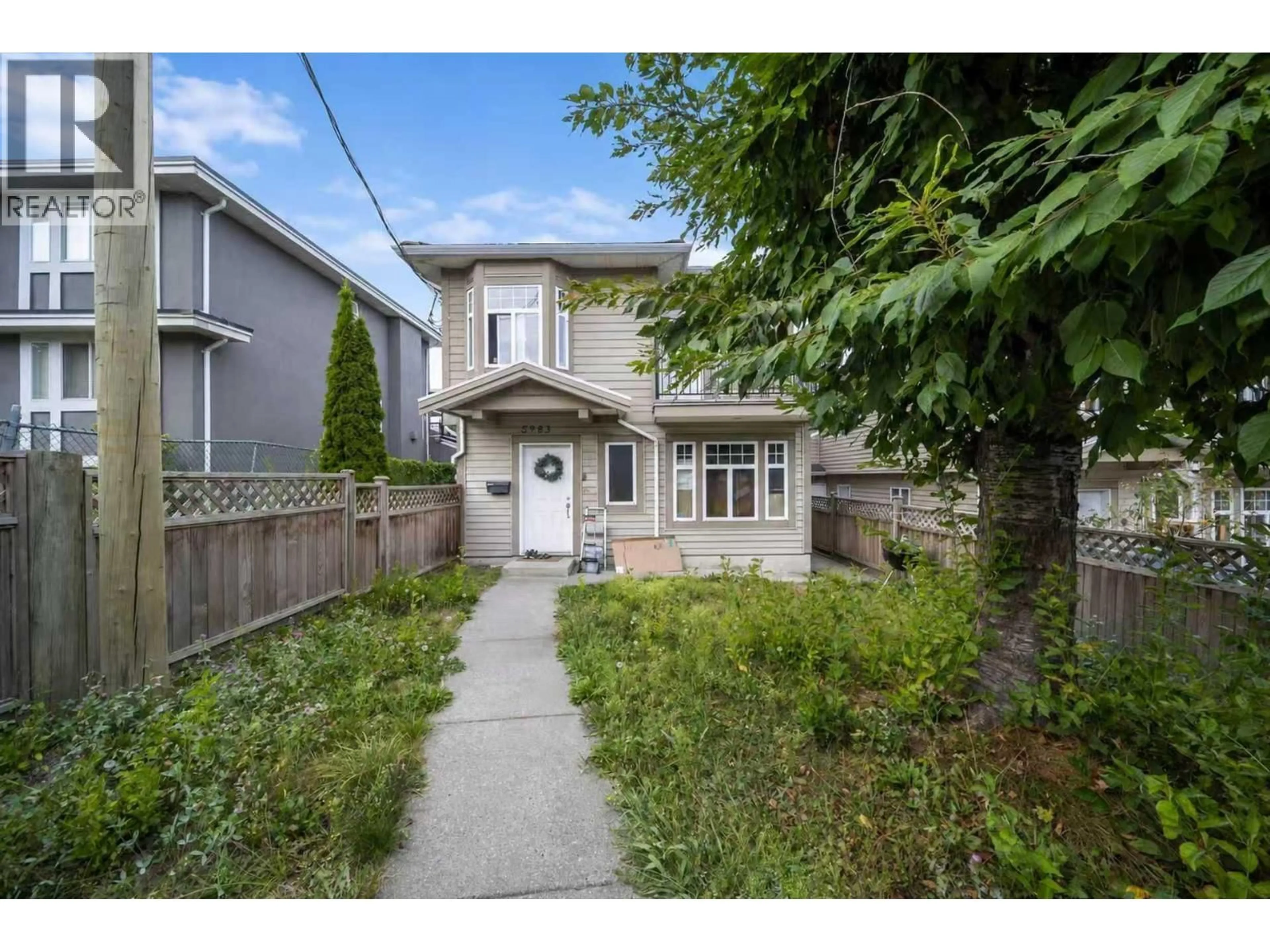 A pic from outside/outdoor area/front of a property/back of a property/a pic from drone, street for 5983 SPROTT STREET, Burnaby British Columbia V5G1T9
