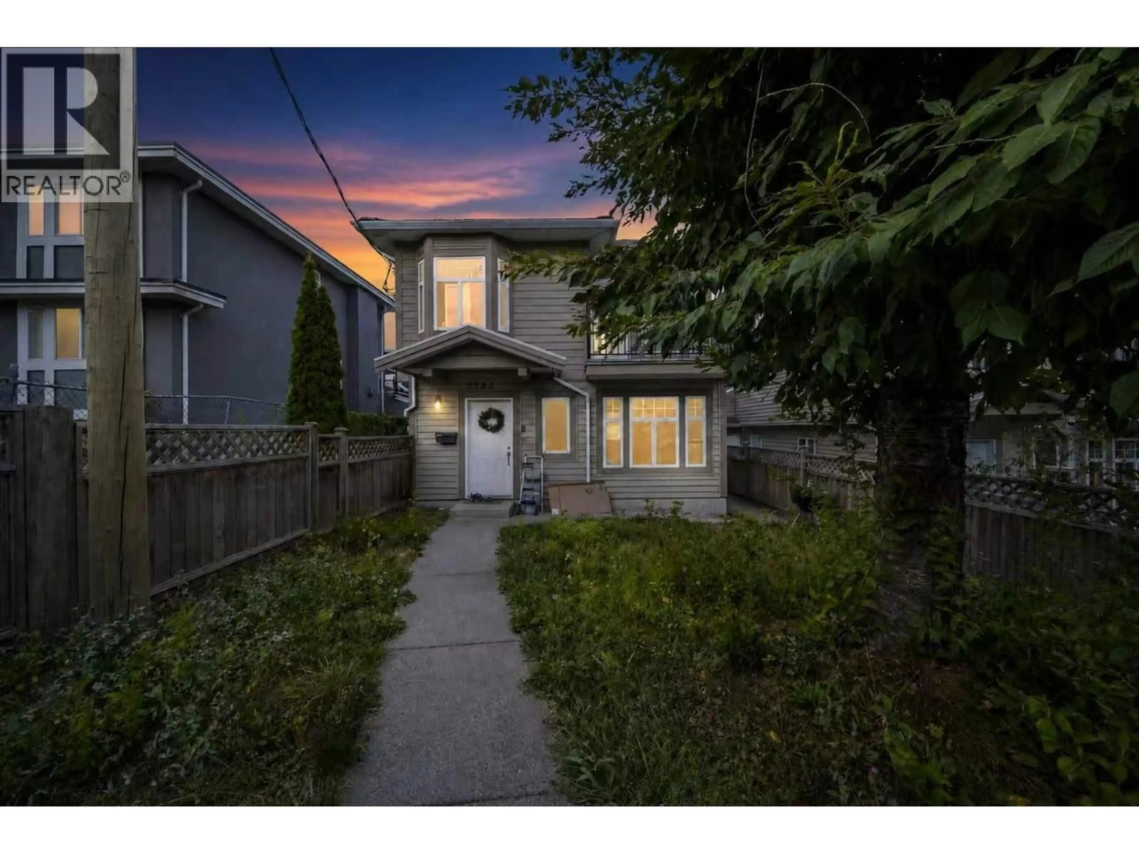 A pic from outside/outdoor area/front of a property/back of a property/a pic from drone, street for 5983 SPROTT STREET, Burnaby British Columbia V5G1T9