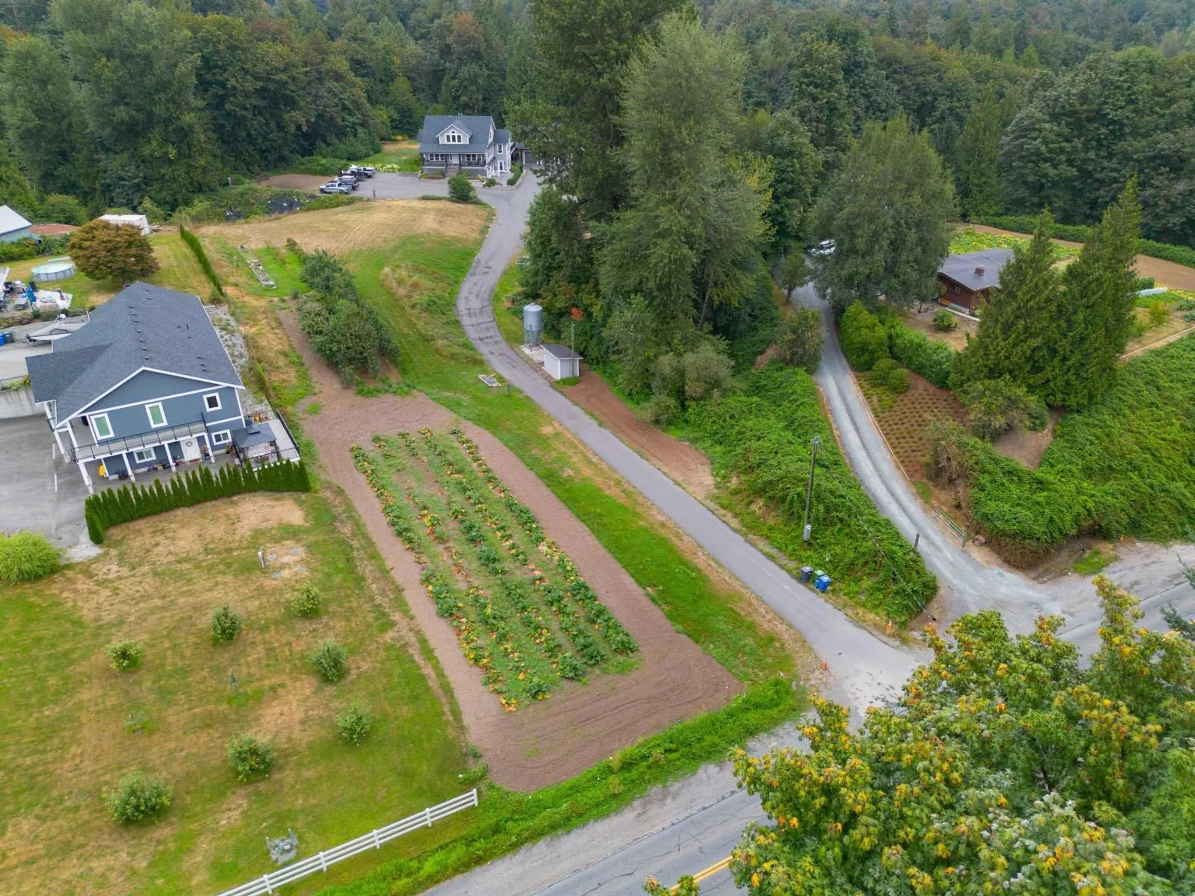 A pic from outside/outdoor area/front of a property/back of a property/a pic from drone, unknown for 31123 HARRIS ROAD, Abbotsford British Columbia V4X1W2