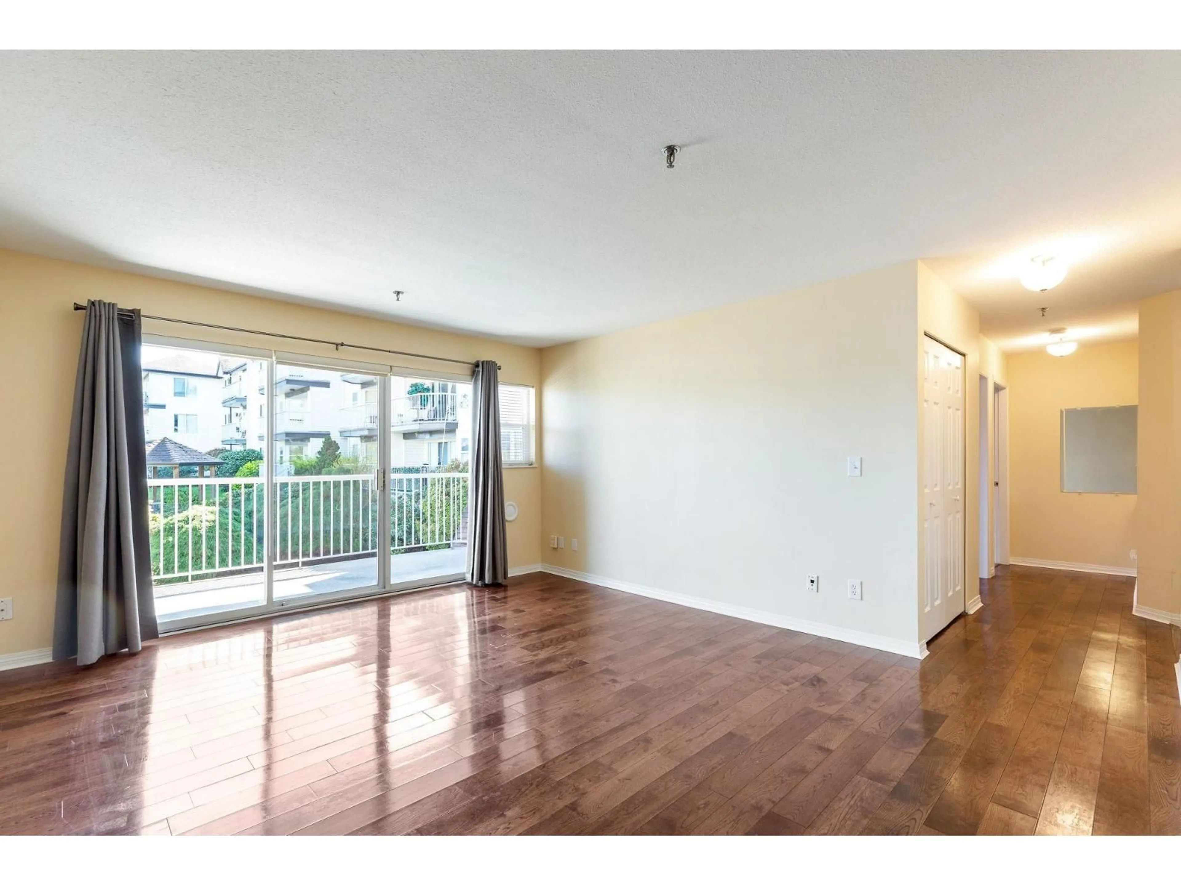 A pic of a room for 104 - 33535 KING ROAD, Abbotsford British Columbia V2S6Z5