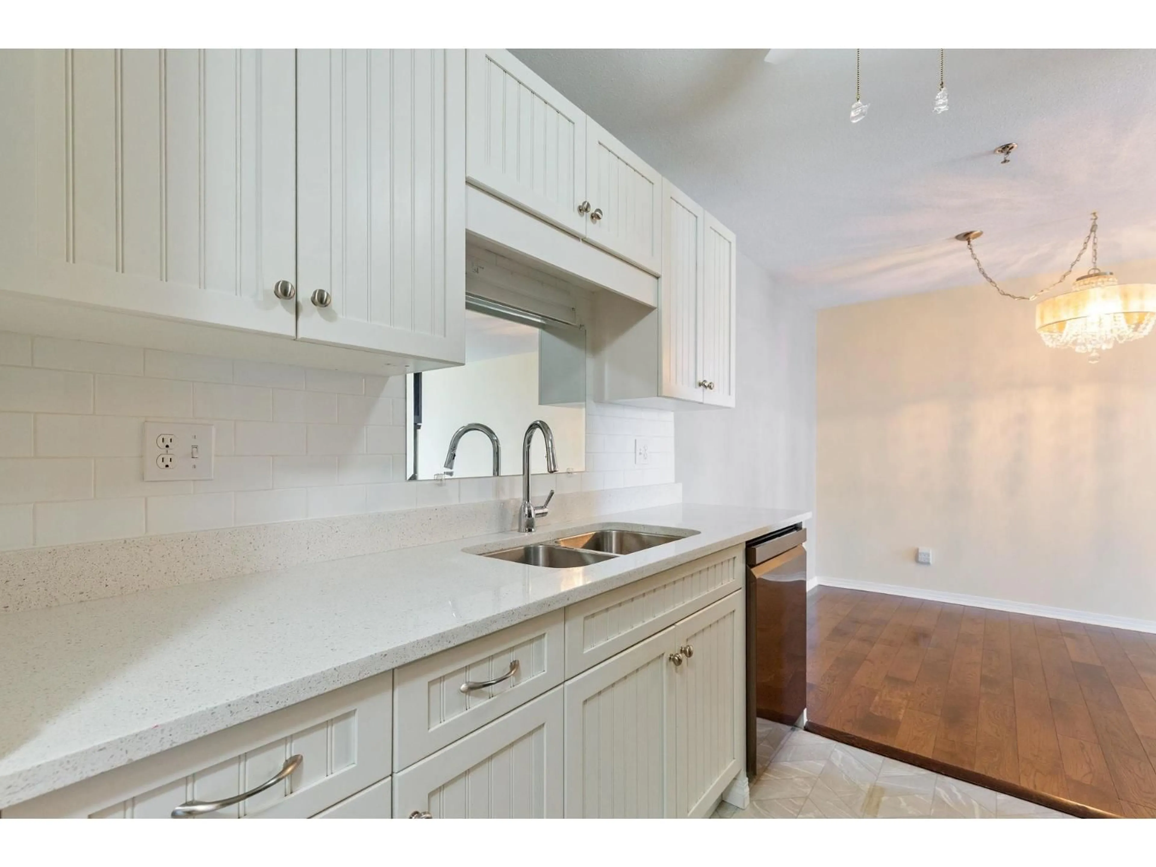 Standard kitchen, unknown for 104 - 33535 KING ROAD, Abbotsford British Columbia V2S6Z5