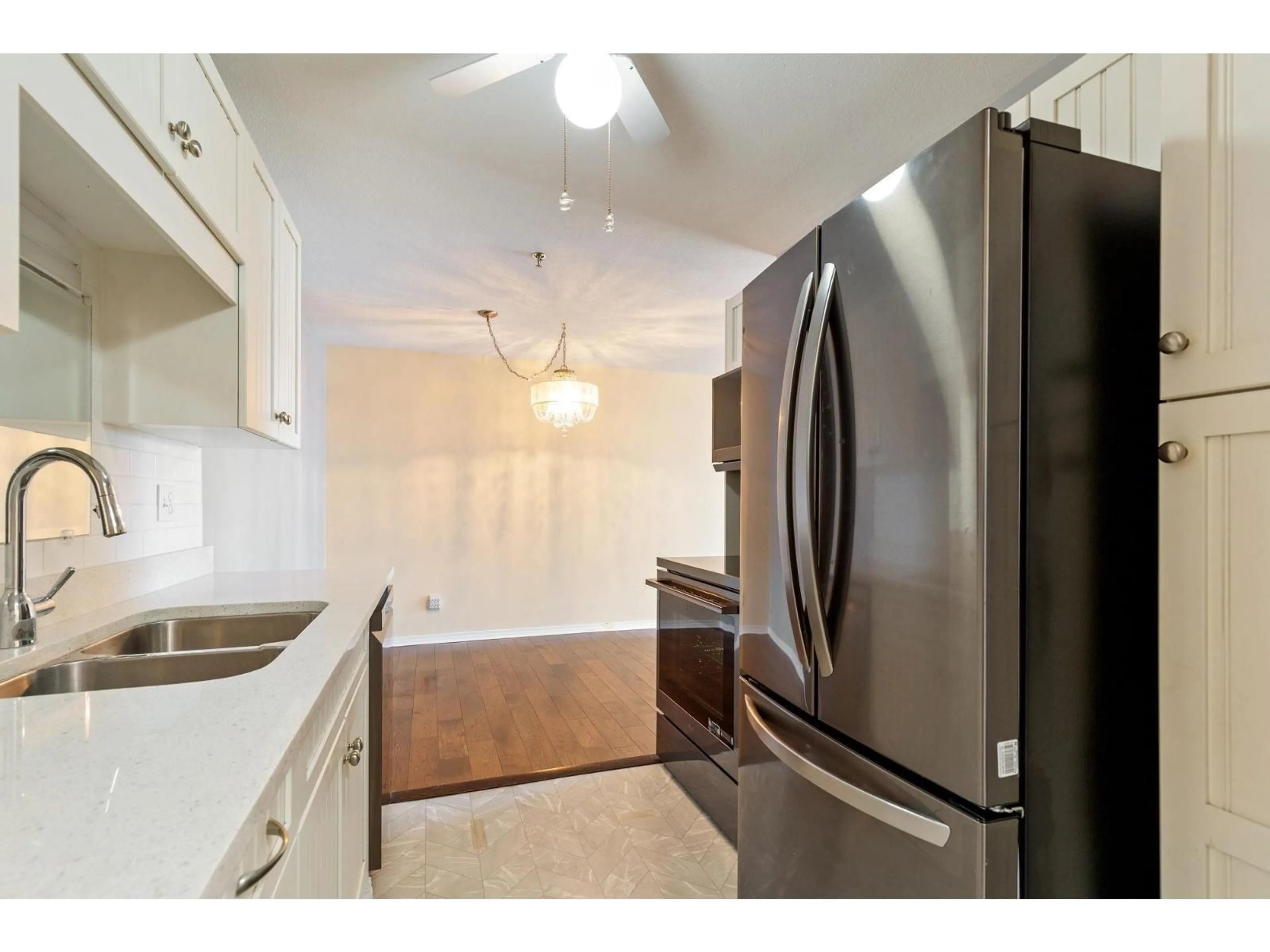 Standard kitchen, unknown for 104 - 33535 KING ROAD, Abbotsford British Columbia V2S6Z5