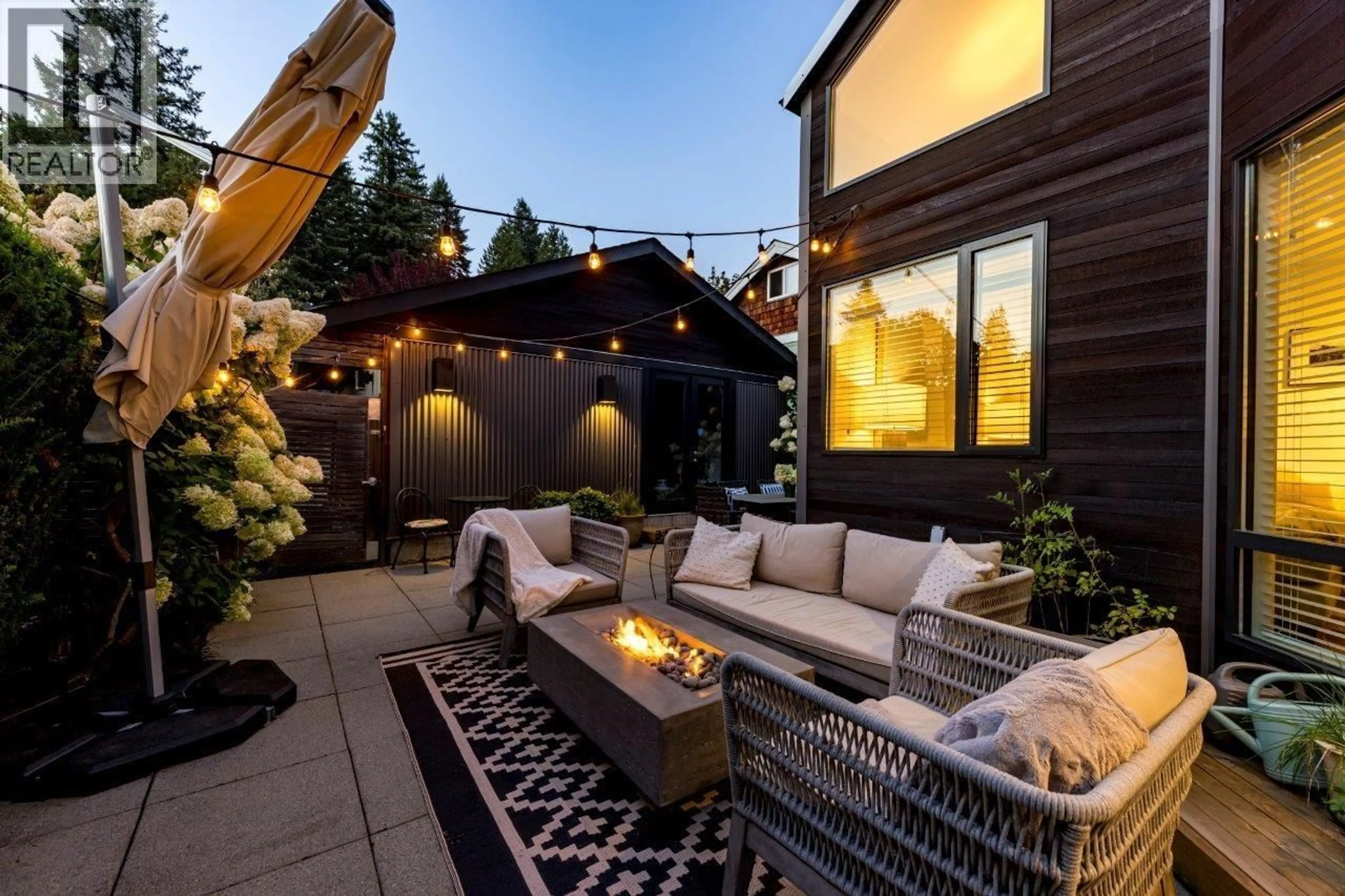 Patio, street for 126 ST. JAMES ROAD, North Vancouver British Columbia V7N1K9