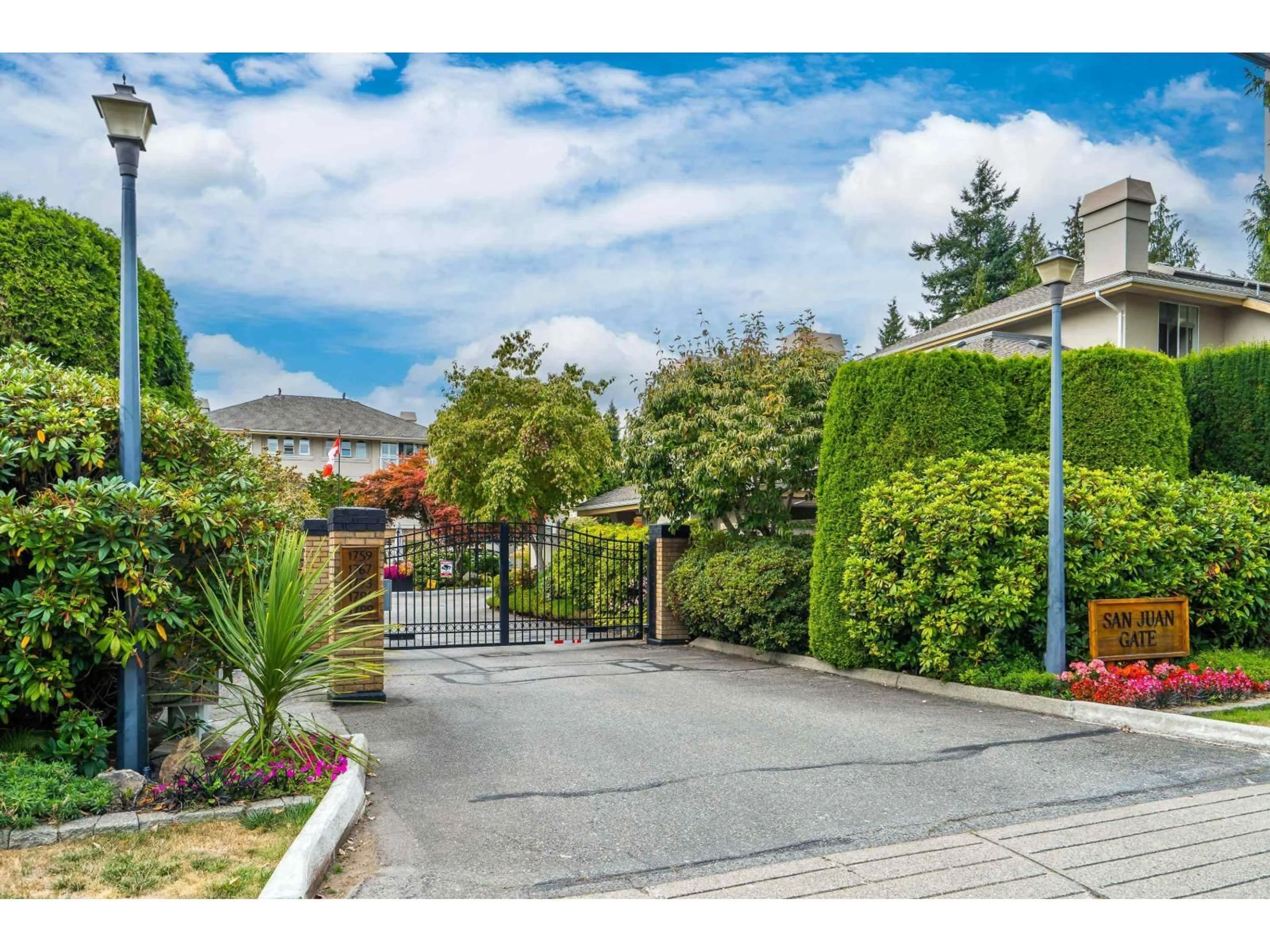 A pic from outside/outdoor area/front of a property/back of a property/a pic from drone, street for 16 - 1759 130 STREET, Surrey British Columbia V4A8R9