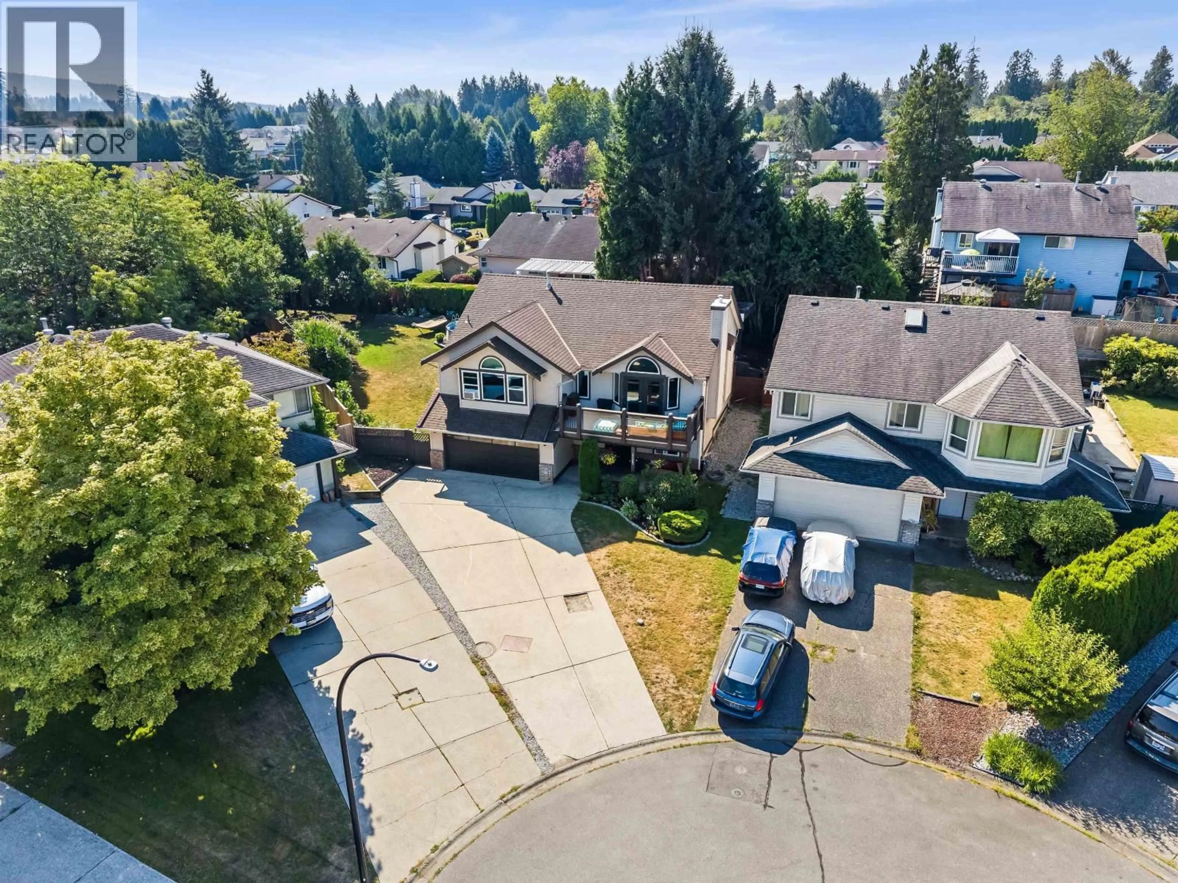 A pic from outside/outdoor area/front of a property/back of a property/a pic from drone, street for 12462 231A STREET, Maple Ridge British Columbia V2X0G1