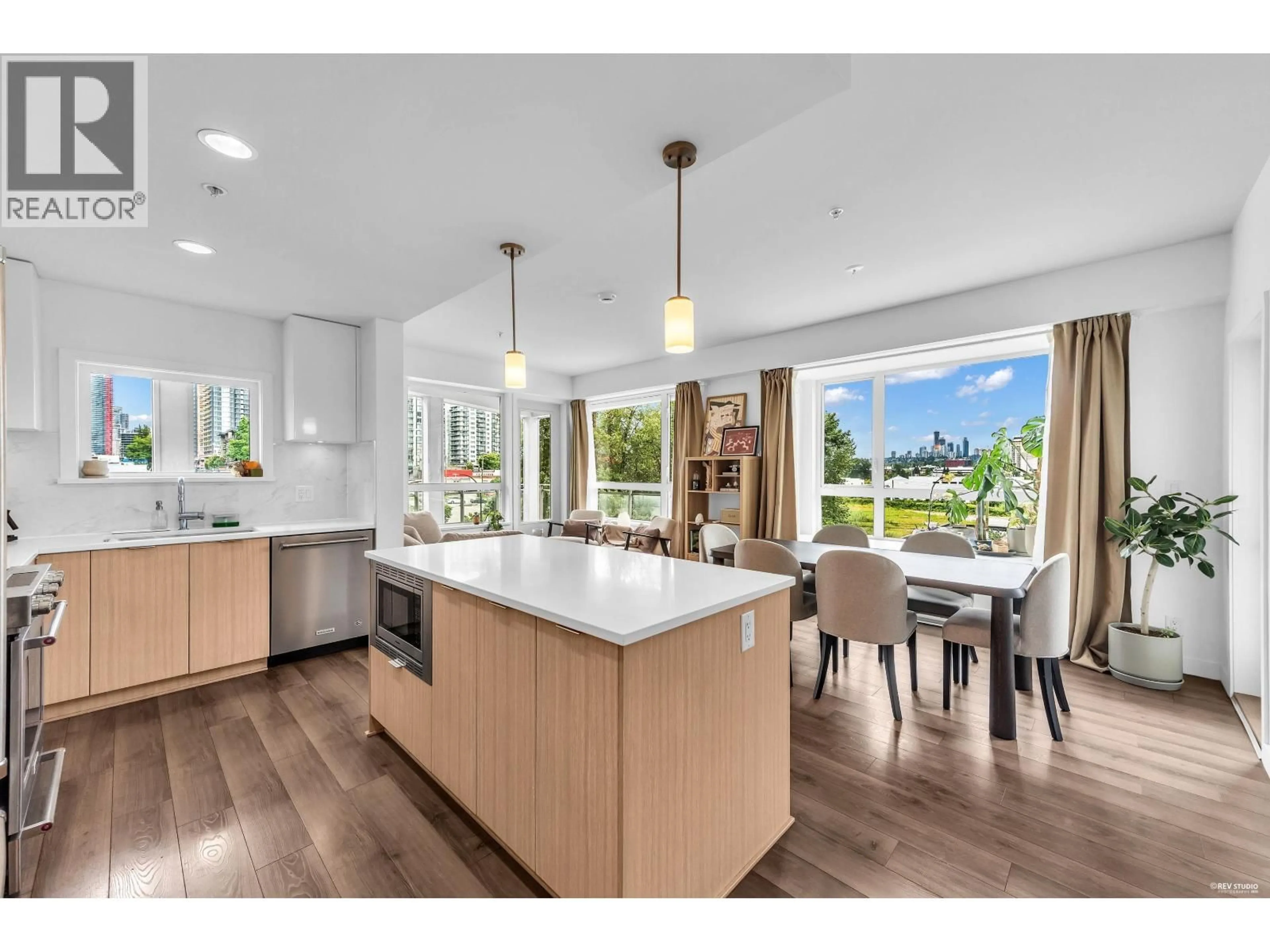 Open concept kitchen, unknown for 412 - 2188 MADISON AVENUE, Burnaby British Columbia V5C0J8