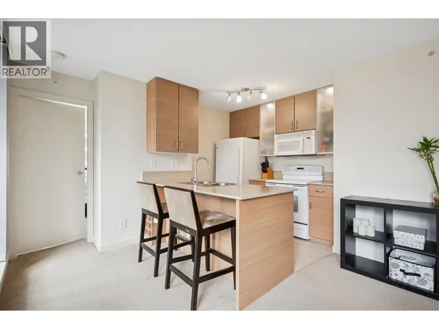 502 - 977 MAINLAND STREET, Vancouver 4