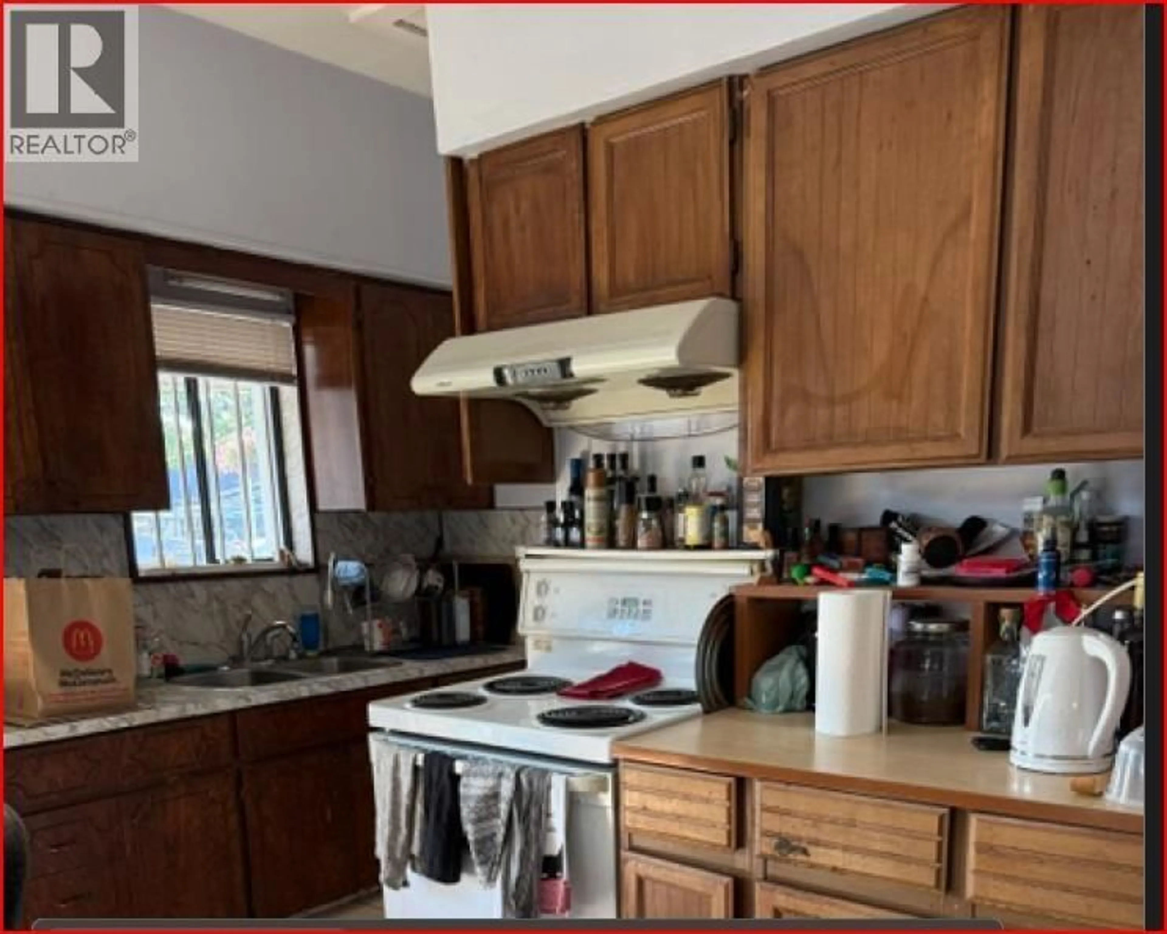 Standard kitchen, unknown for 5441 DUNDEE STREET, Vancouver British Columbia V5R3T8