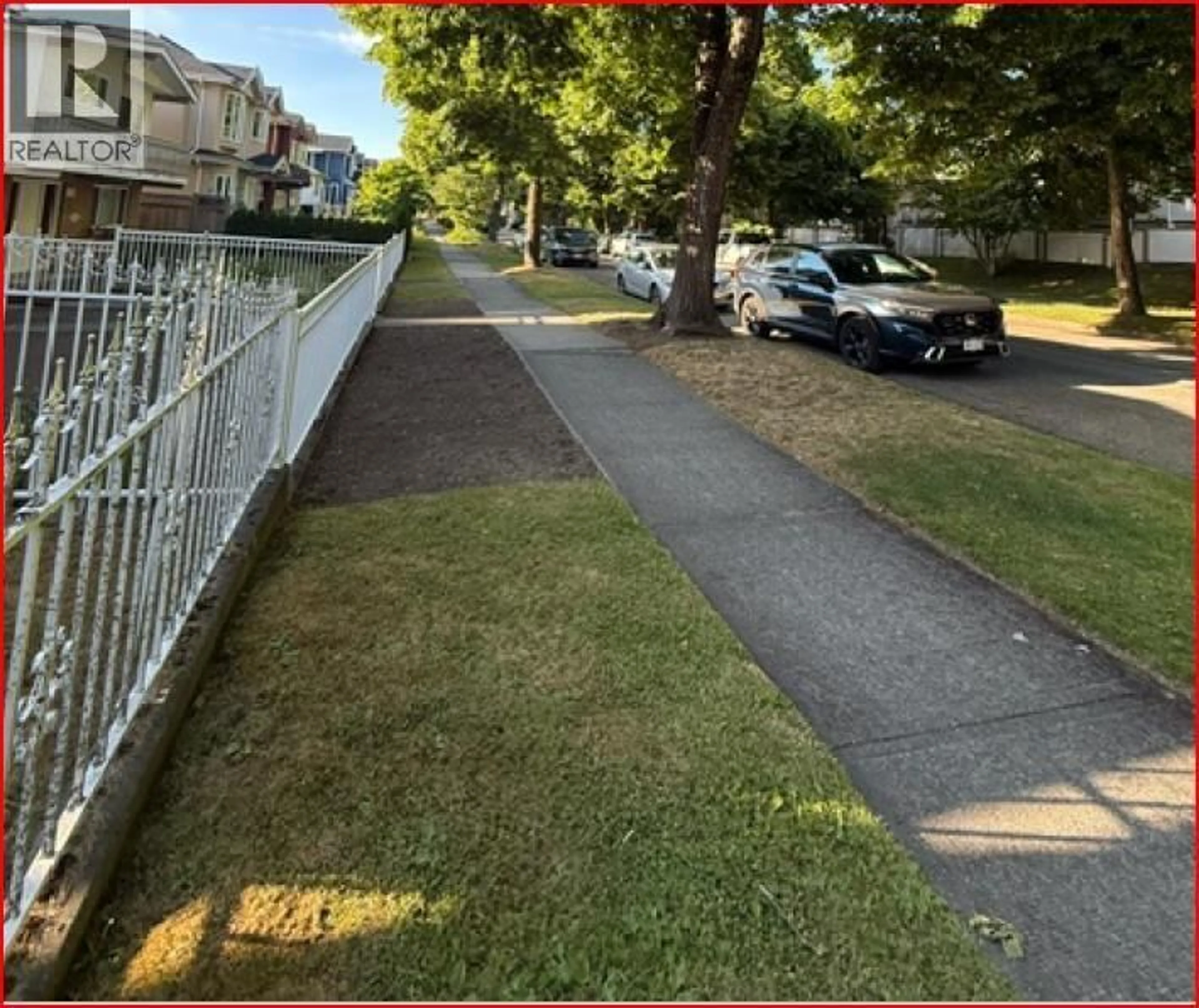 A pic from outside/outdoor area/front of a property/back of a property/a pic from drone, street for 5441 DUNDEE STREET, Vancouver British Columbia V5R3T8
