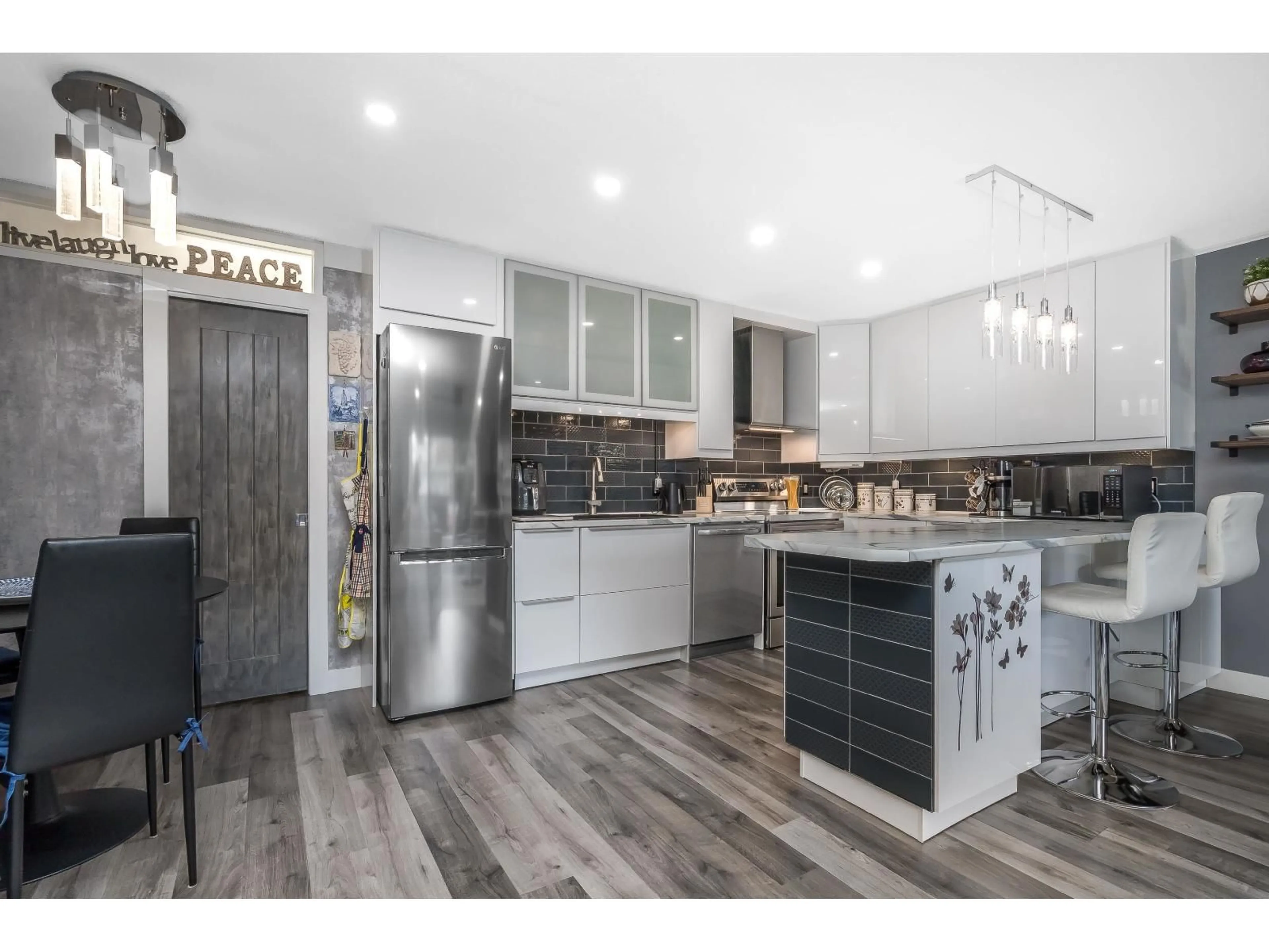 Open concept kitchen, unknown for 308 - 1441 BLACKWOOD STREET, White Rock British Columbia V3B3V6