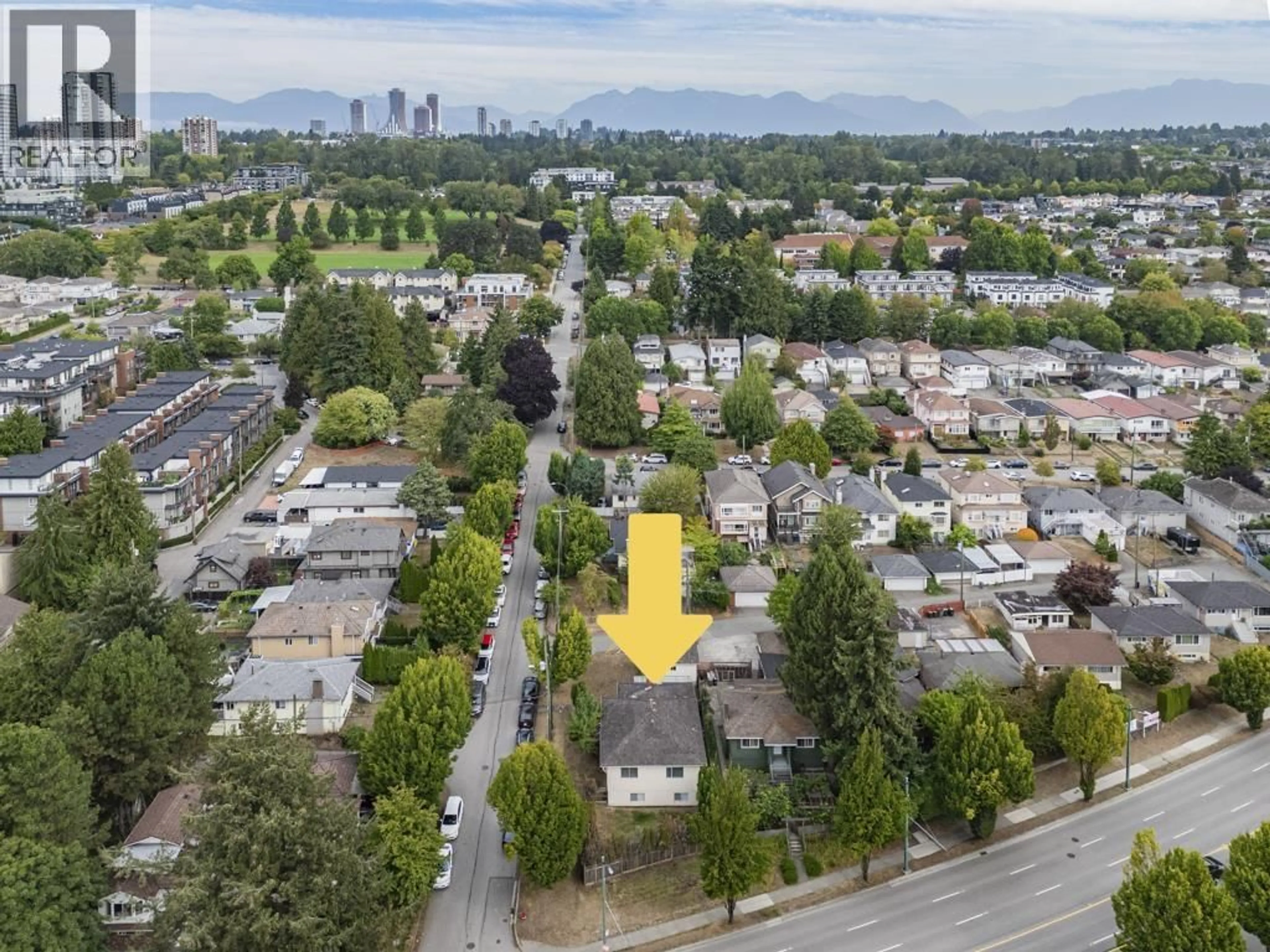 A pic from outside/outdoor area/front of a property/back of a property/a pic from drone, unknown for 8080 COLUMBIA STREET, Vancouver British Columbia V5X2Z6