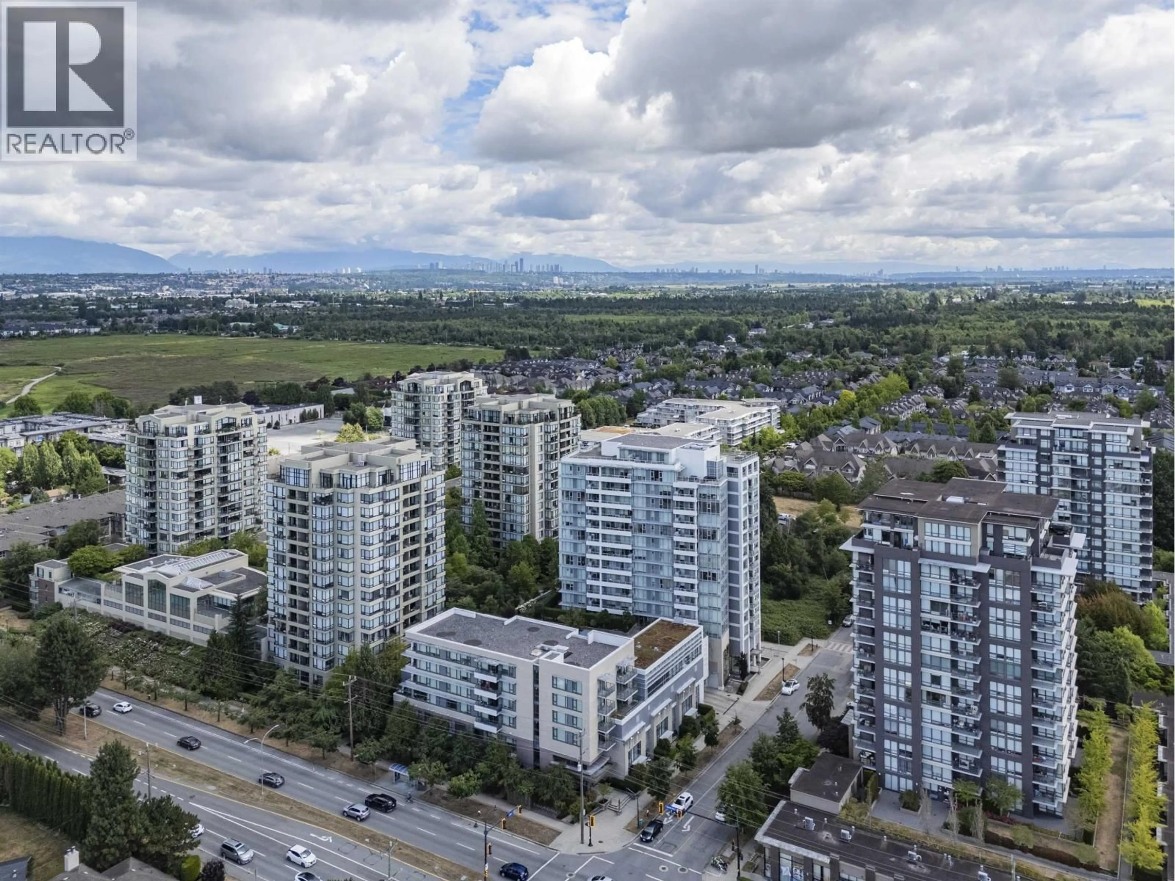 A pic from outside/outdoor area/front of a property/back of a property/a pic from drone, city buildings view from balcony for 8080 COLUMBIA STREET, Vancouver British Columbia V5X2Z6