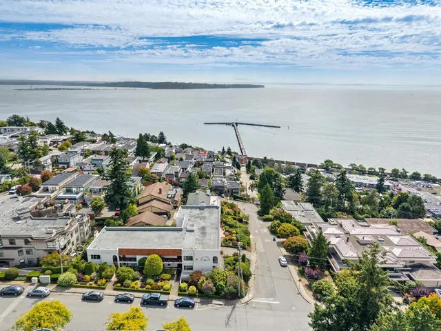 204 - 15070 PROSPECT AVENUE, White Rock 2