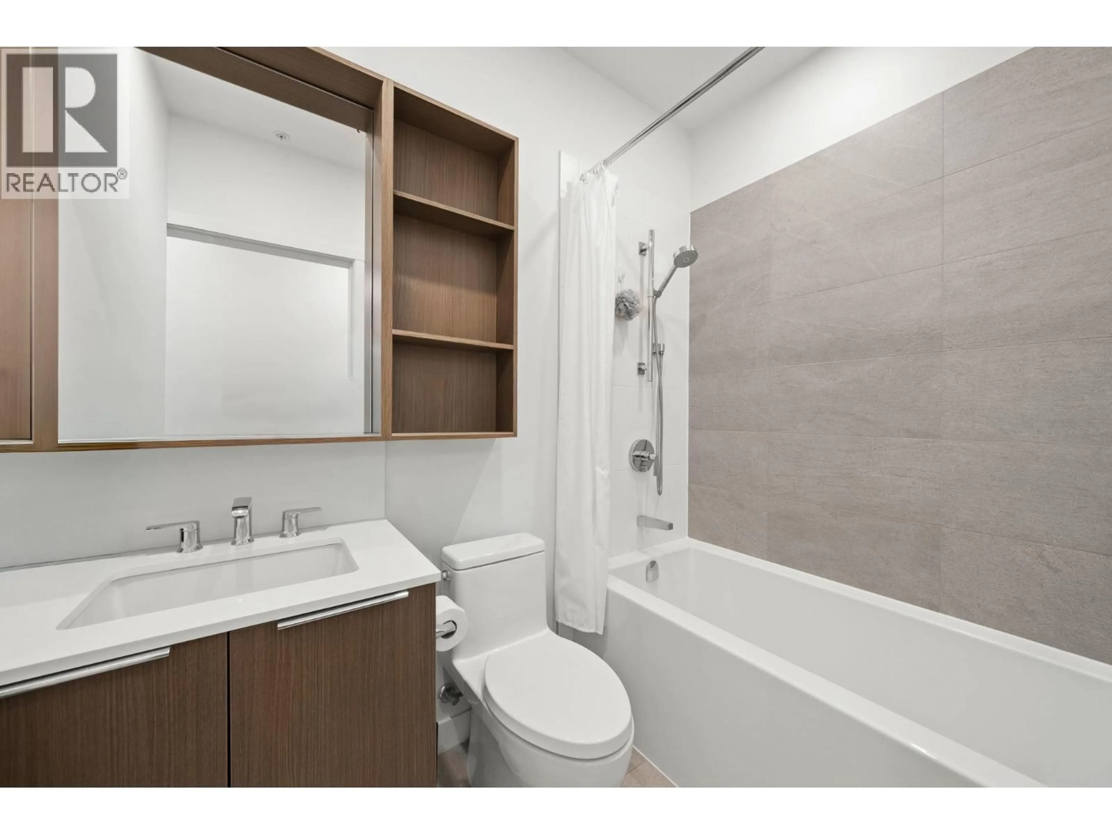 Standard bathroom, ceramic/tile floor for 101 - 648 LEA AVENUE, Coquitlam British Columbia V3J0P1