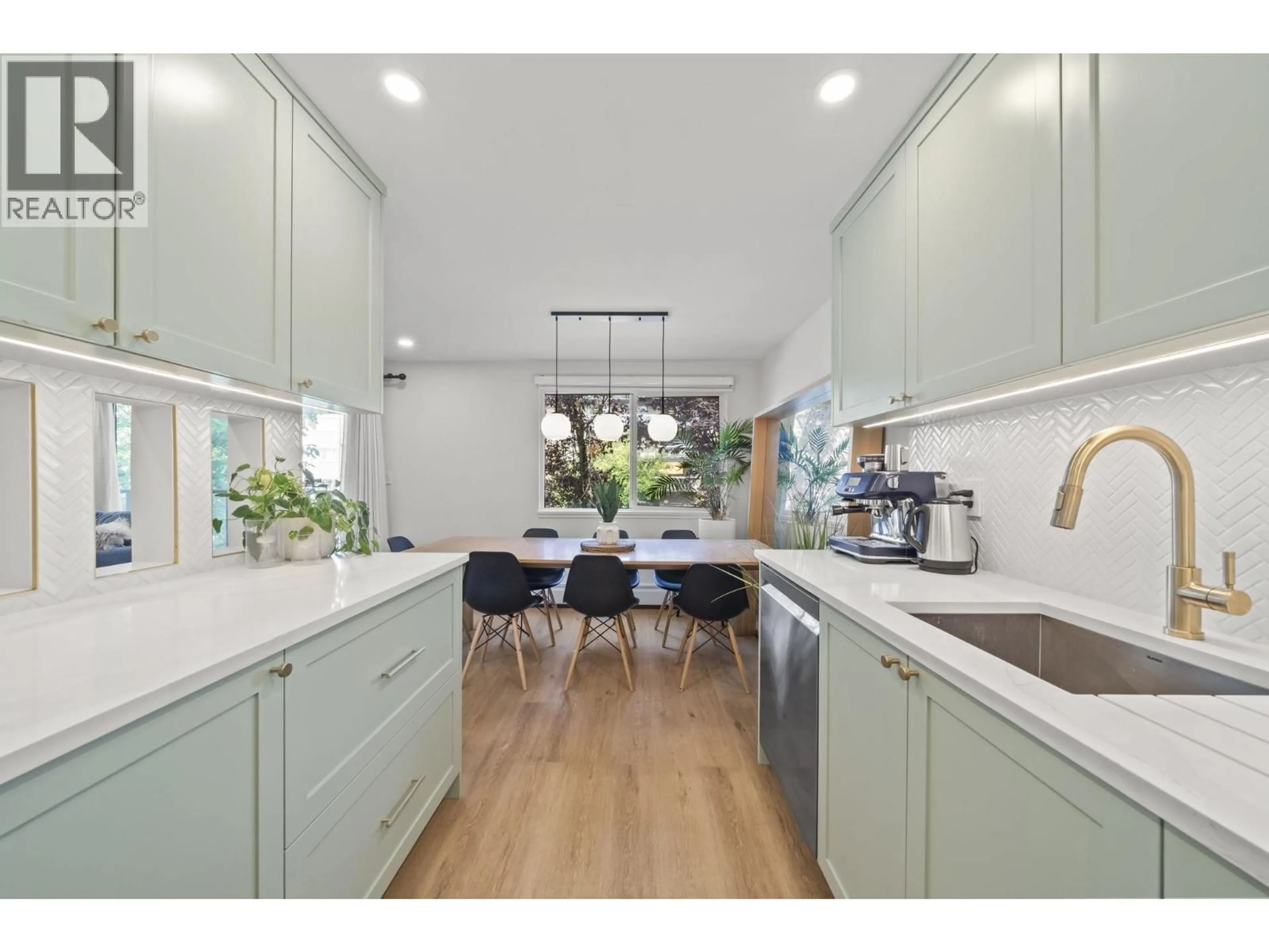 Open concept kitchen, unknown for 206 - 327 2ND STREET, North Vancouver British Columbia V7M1E2