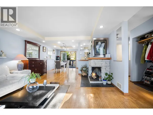 521 BROOKMERE AVENUE, Coquitlam 5