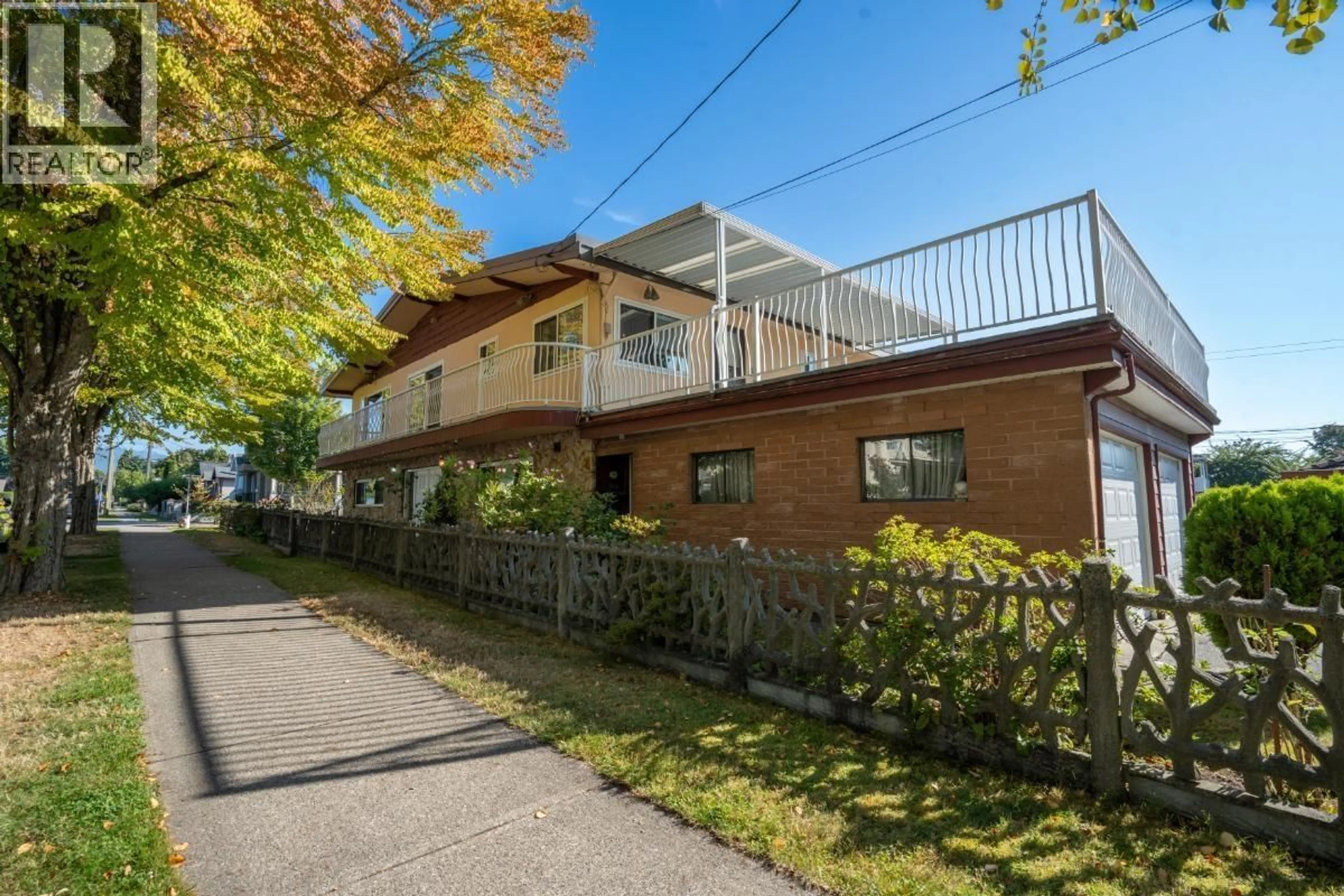 Patio, street for 232 MACDONALD AVENUE, Burnaby British Columbia V5C4M7