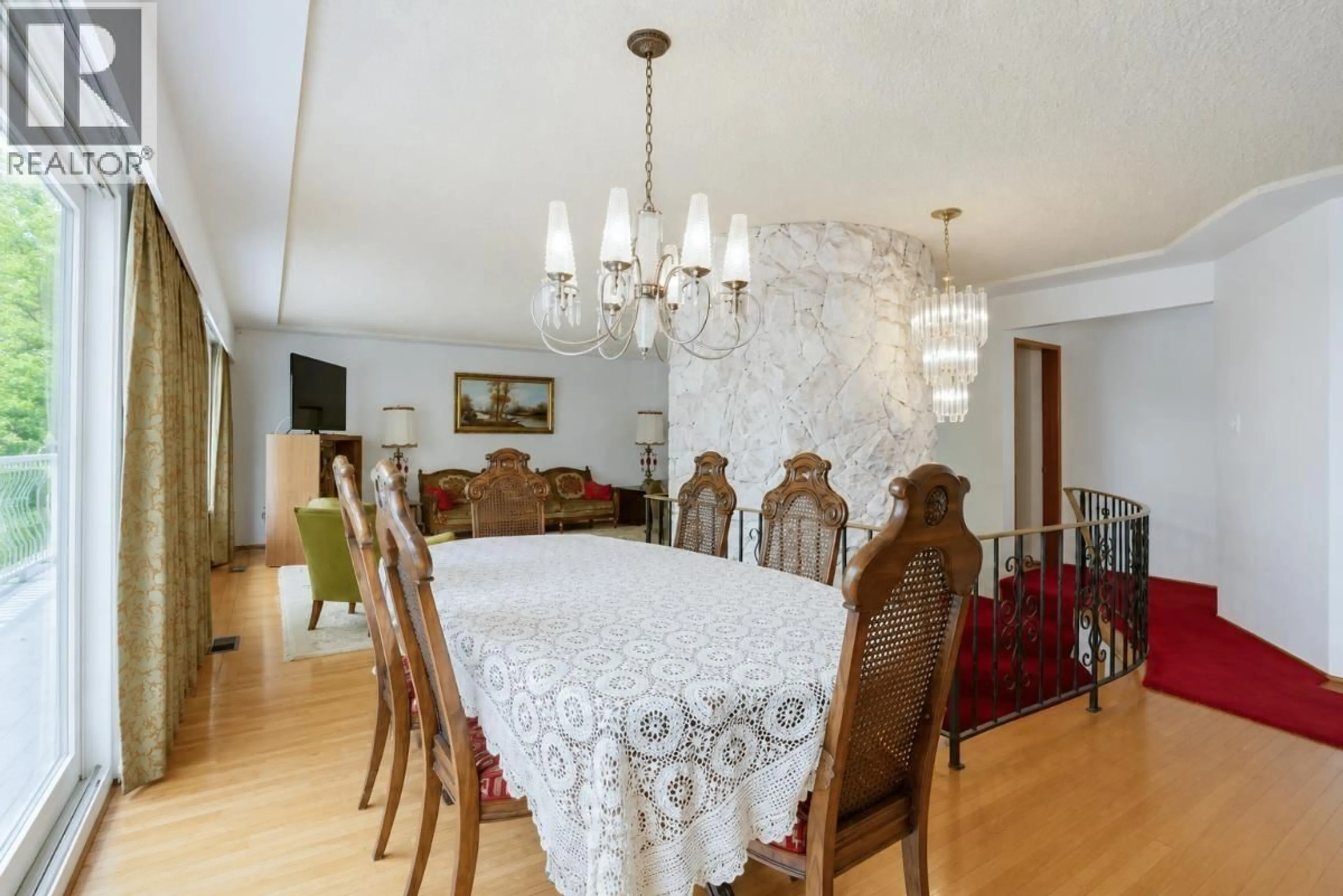 Dining room, wood/laminate floor for 232 MACDONALD AVENUE, Burnaby British Columbia V5C4M7