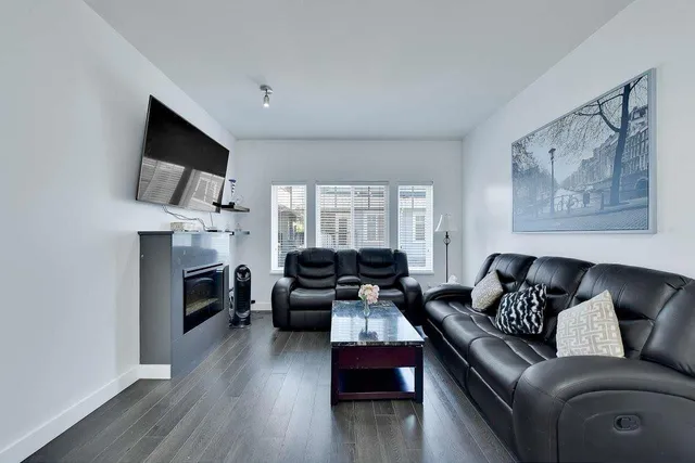 10 - 13864 HYLAND ROAD, Surrey 2