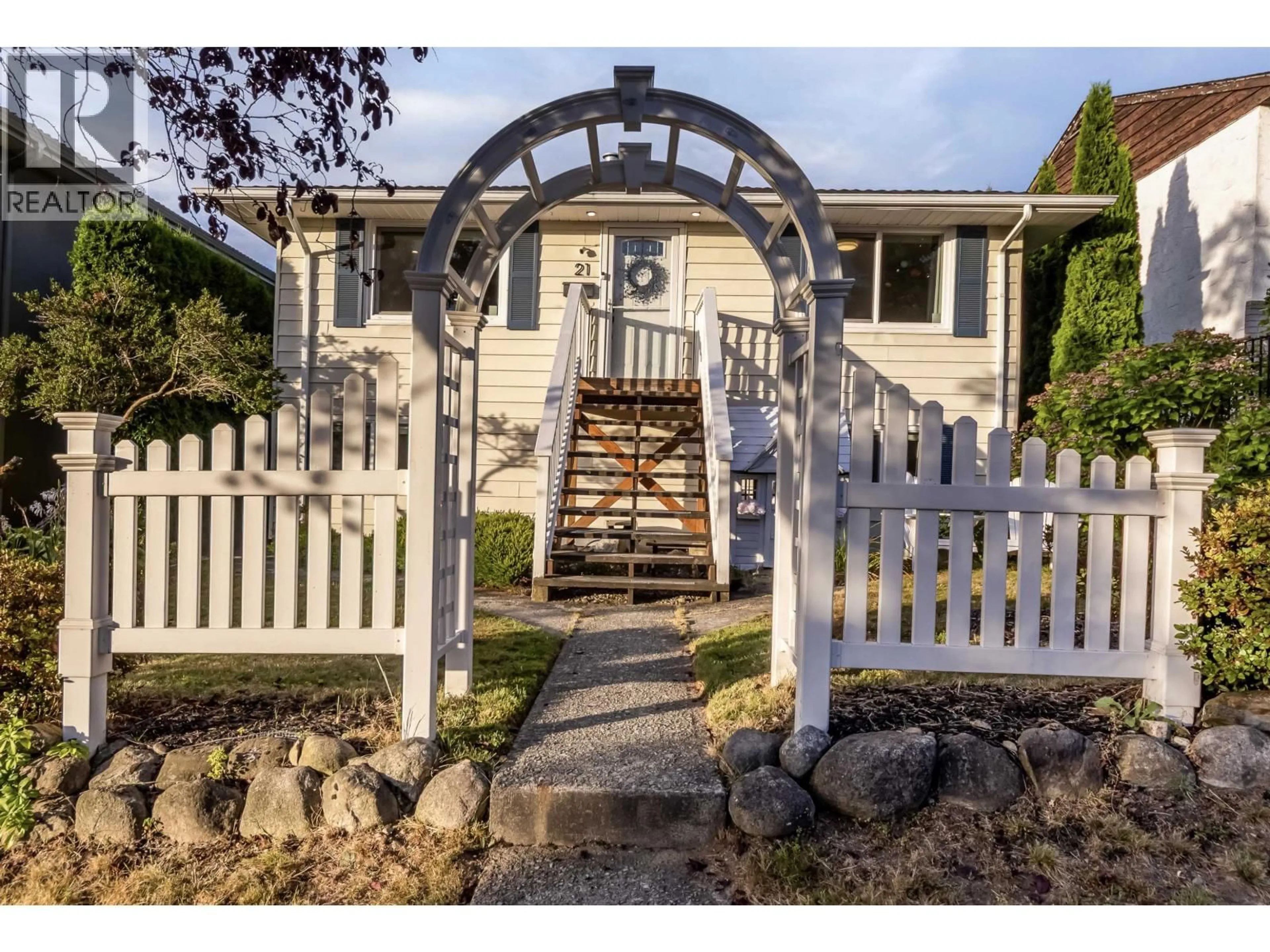 Unknown for 21 MALTA PLACE, Vancouver British Columbia V5M4C4