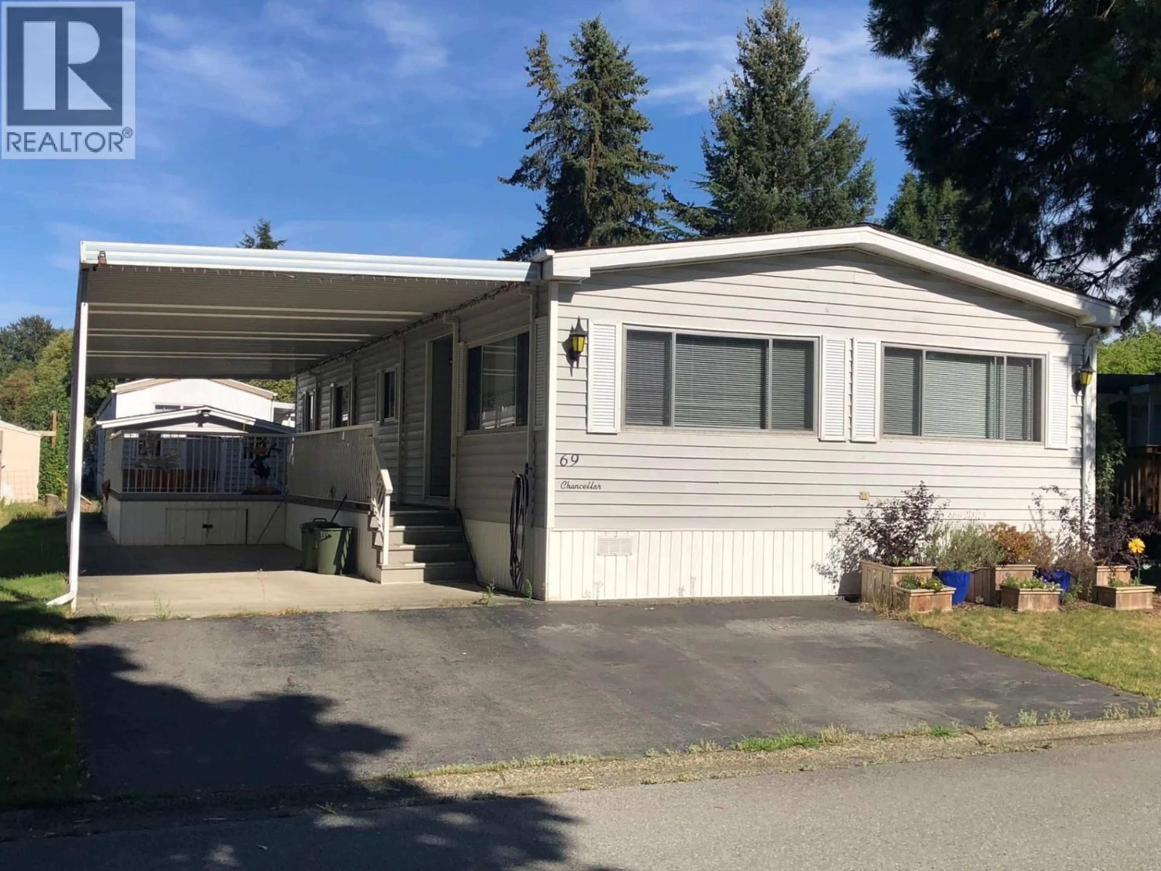 Home with vinyl exterior material, street for 69 - 145 KING EDWARD STREET, Coquitlam British Columbia V3K6L5