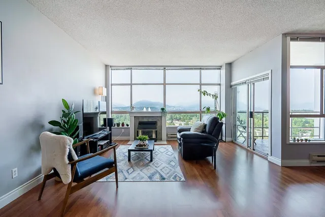 2001 - 14881 103A AVENUE, Surrey 3