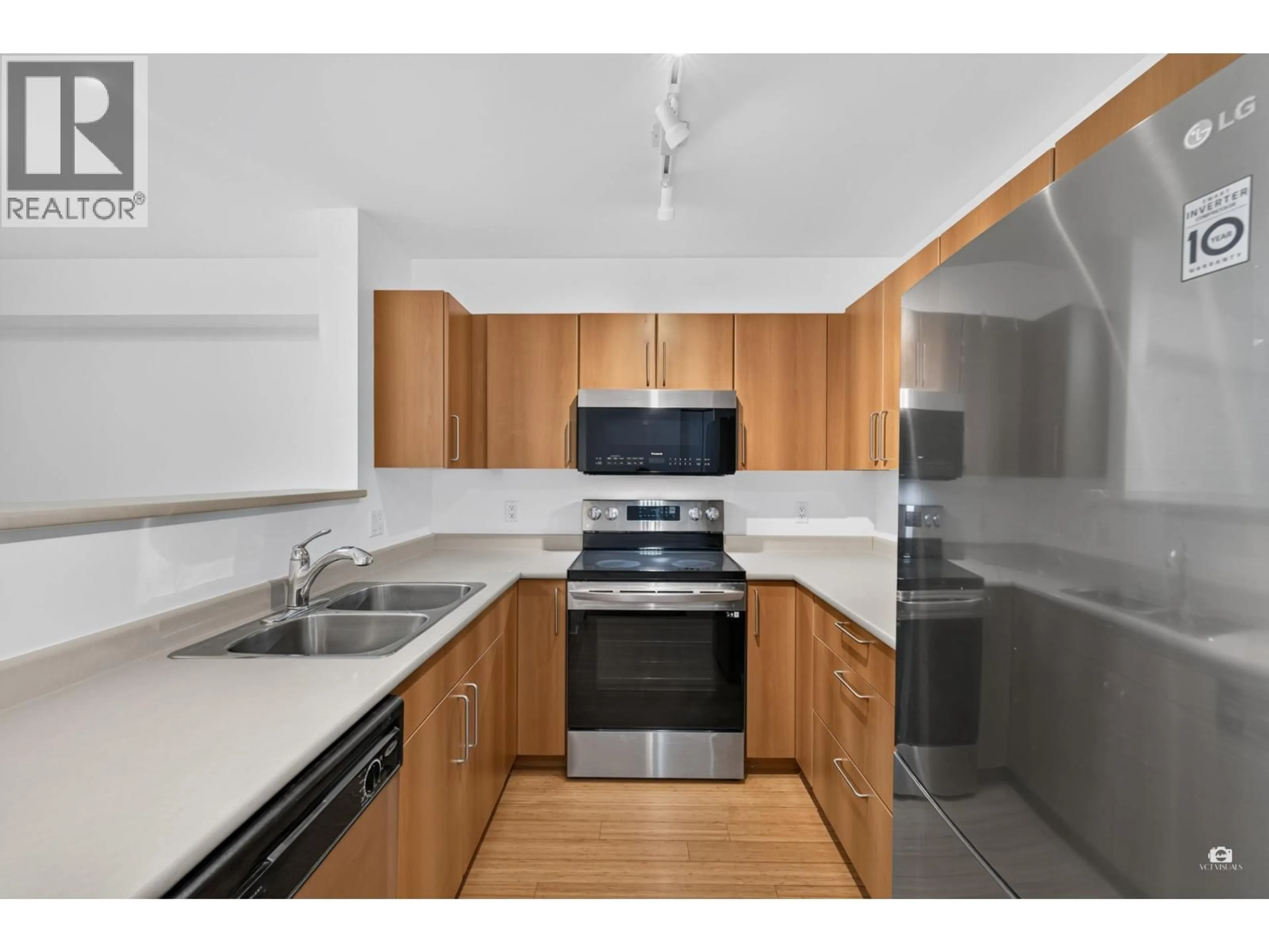 Standard kitchen, unknown for 301 - 3575 EUCLID AVENUE AVENUE, Vancouver British Columbia V5R6H5