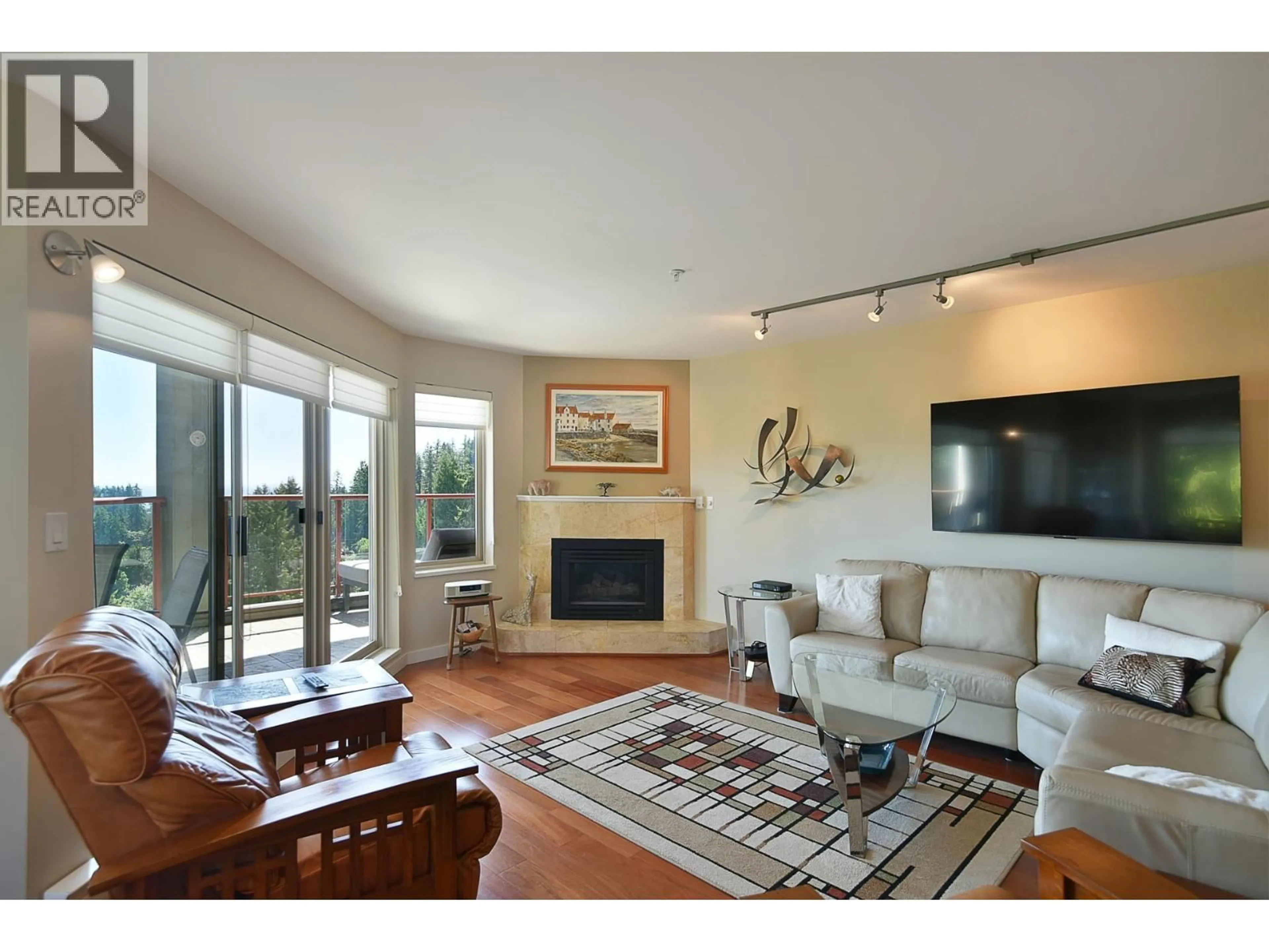 Living room with furniture, unknown for 301 - 5780 TRAIL AVENUE, Sechelt British Columbia V7Z0K5