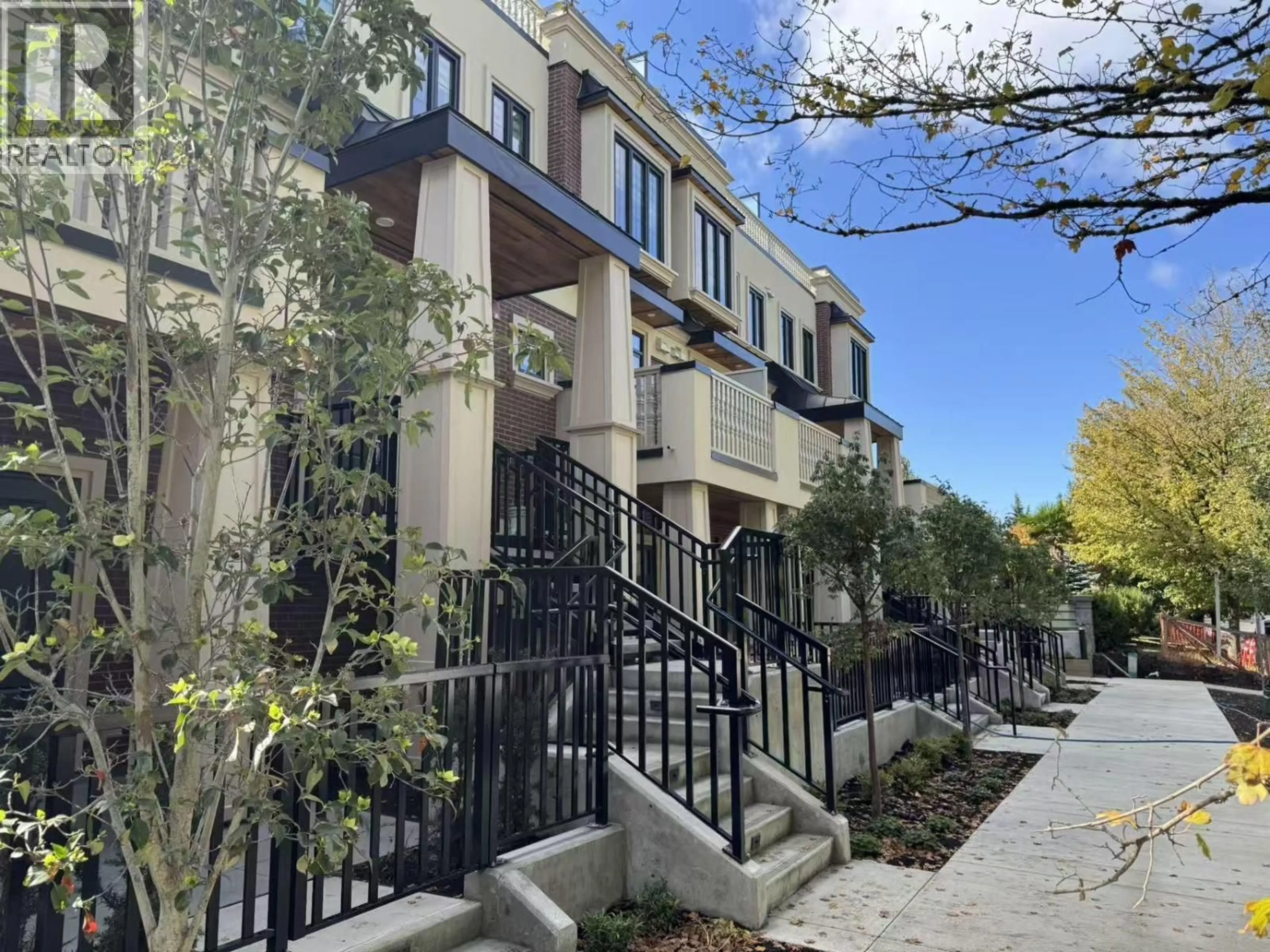 Unknown for 208 - 918 32ND AVENUE, Vancouver British Columbia V5Z0L3