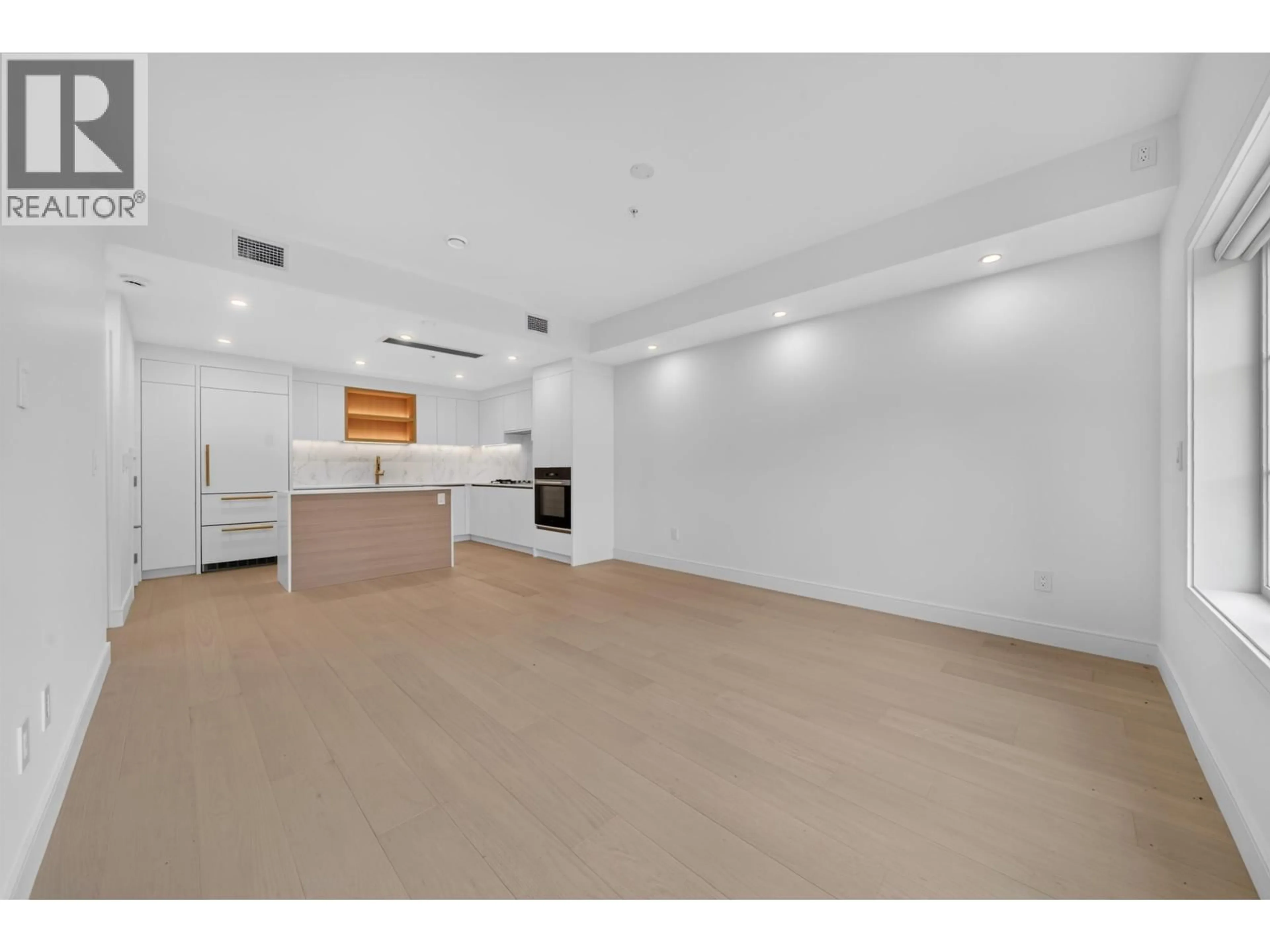 A pic of a room for 208 - 918 32ND AVENUE, Vancouver British Columbia V5Z0L3