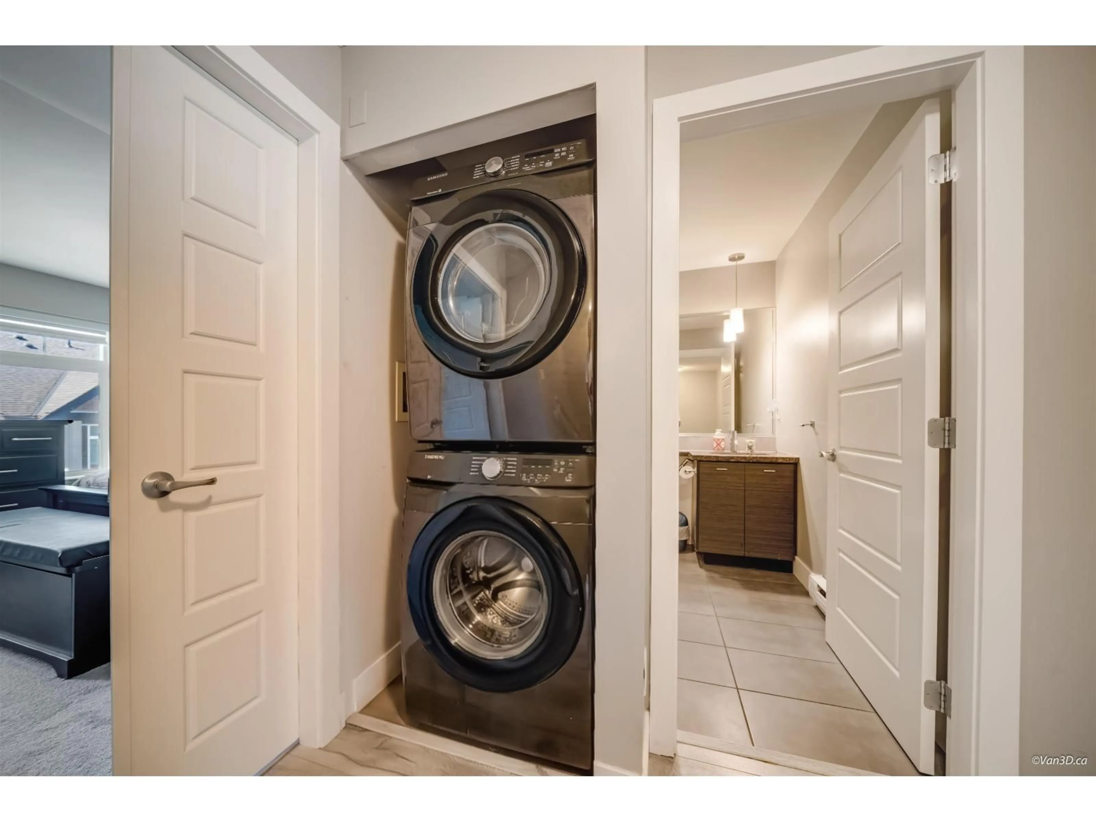 Laundry room for 9 - 6299 144 STREET, Surrey British Columbia V3X1A2