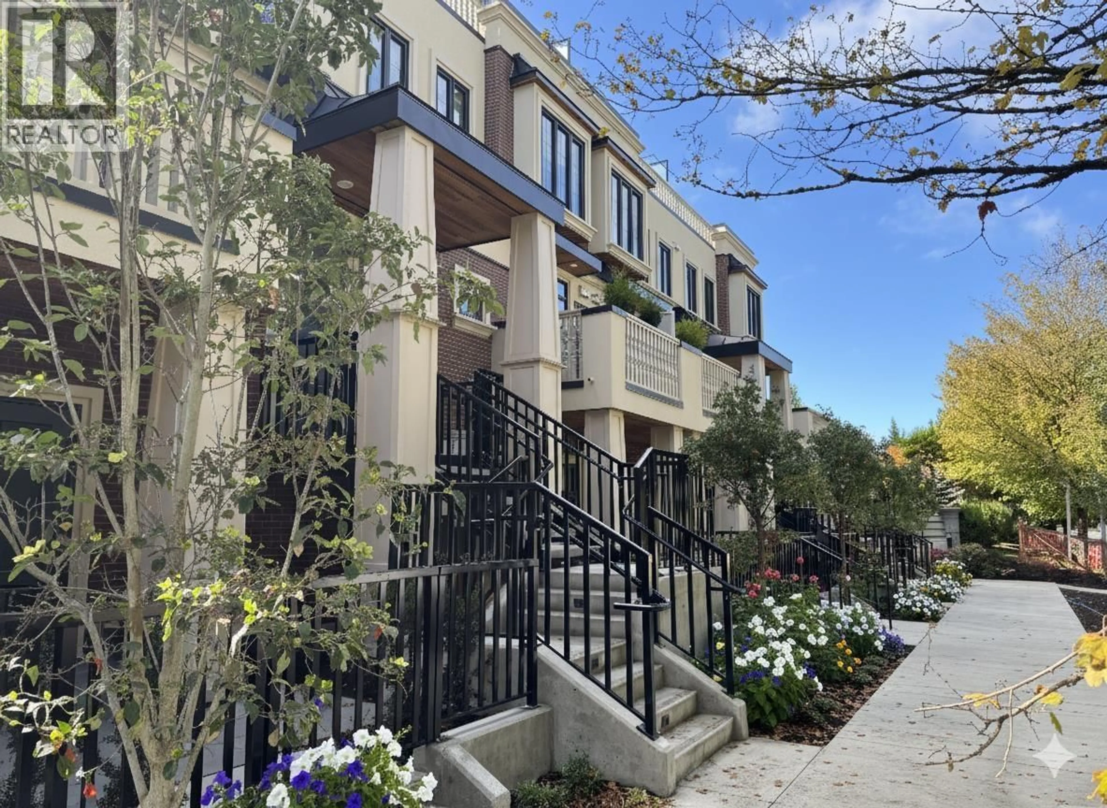 Patio, street for 103 - 918 32ND AVENUE, Vancouver British Columbia V5Z2K2