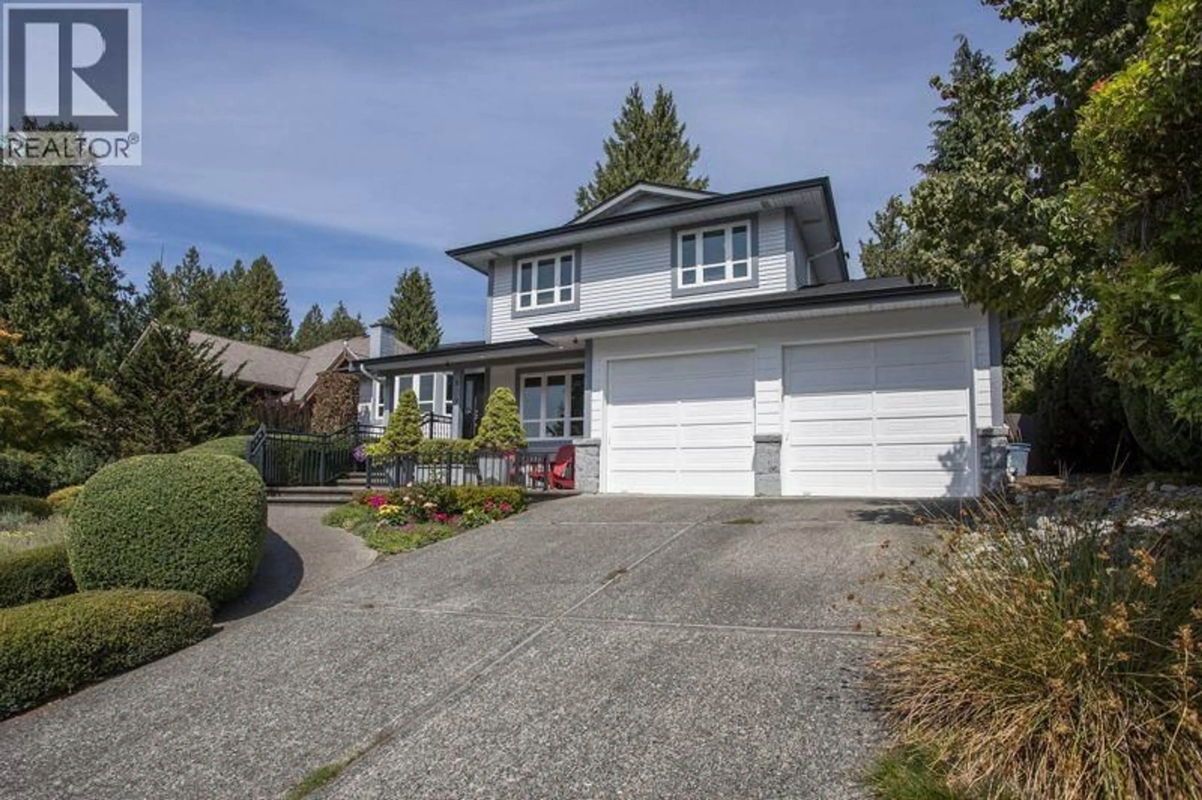 Home with vinyl exterior material, street for 829 ALAMA AVENUE, Coquitlam British Columbia V3K2Z8