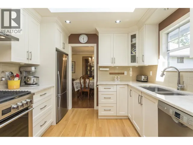 829 ALAMA AVENUE, Coquitlam 5