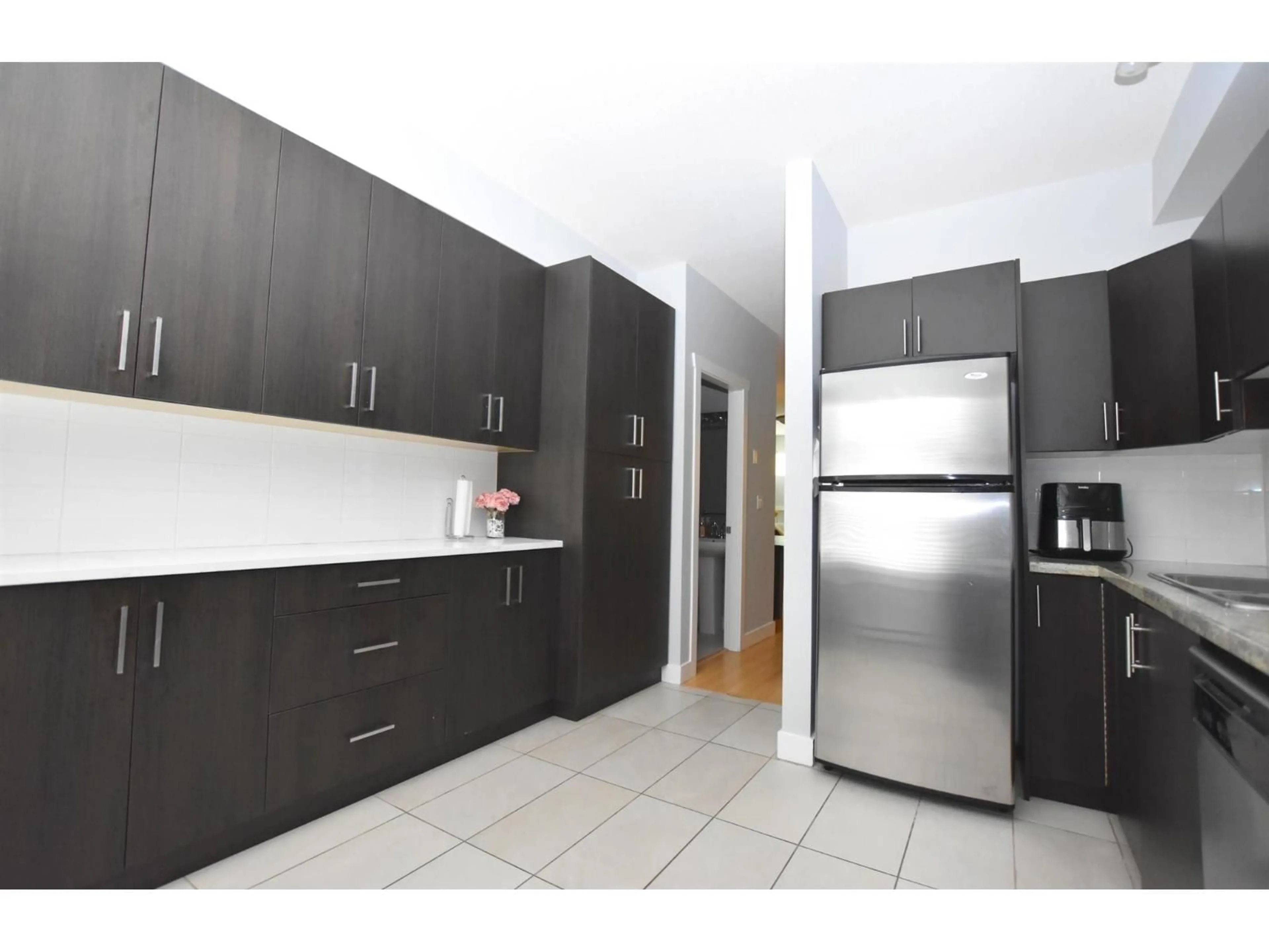 Standard kitchen, unknown for 2 - 13899 LAUREL DRIVE, Surrey British Columbia V3T0E3