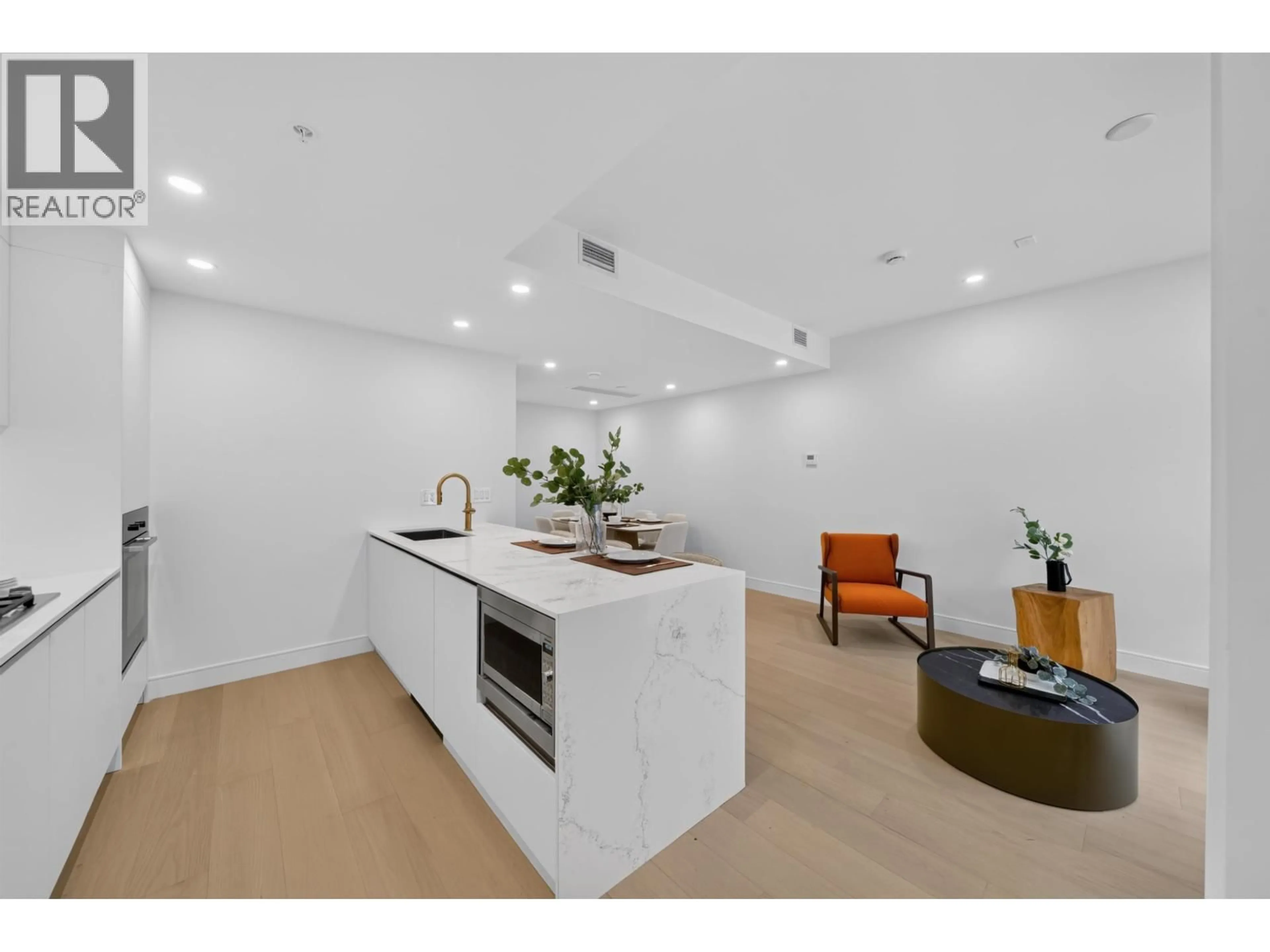 Open concept kitchen, unknown for 110 - 918 32ND AVENUE, Vancouver British Columbia V5Z2K2