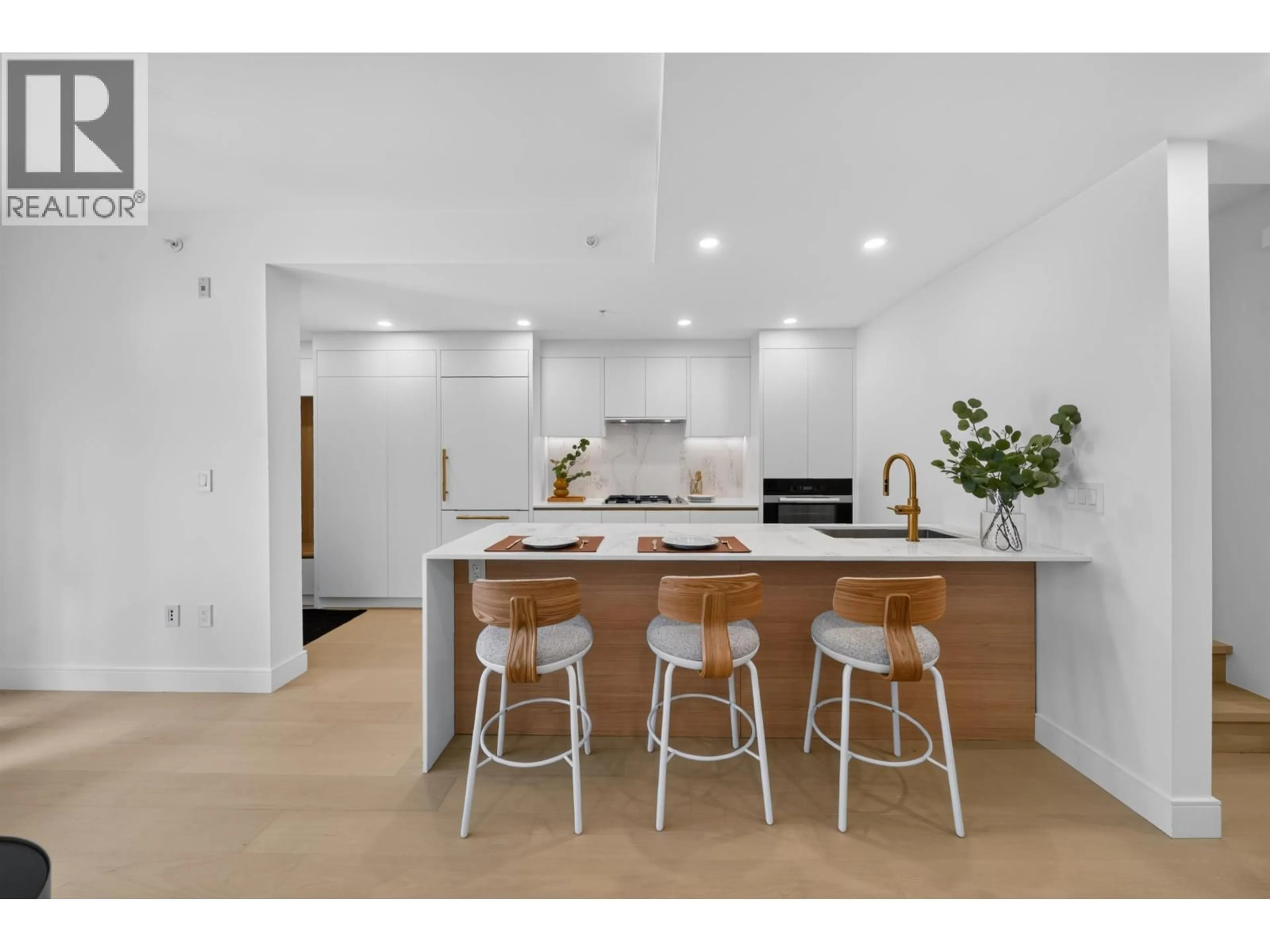 Open concept kitchen, unknown for 110 - 918 32ND AVENUE, Vancouver British Columbia V5Z2K2