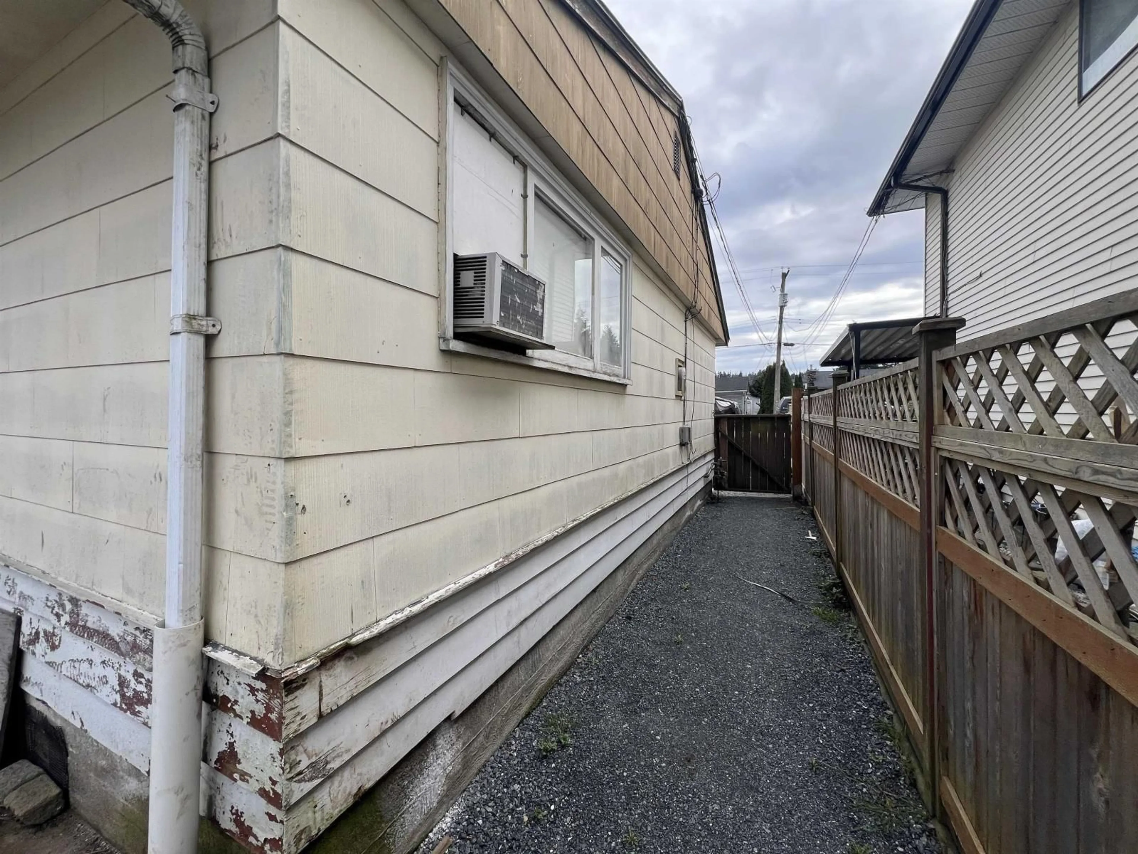 Unknown for 12875 114A AVENUE, Surrey British Columbia V3R2N1