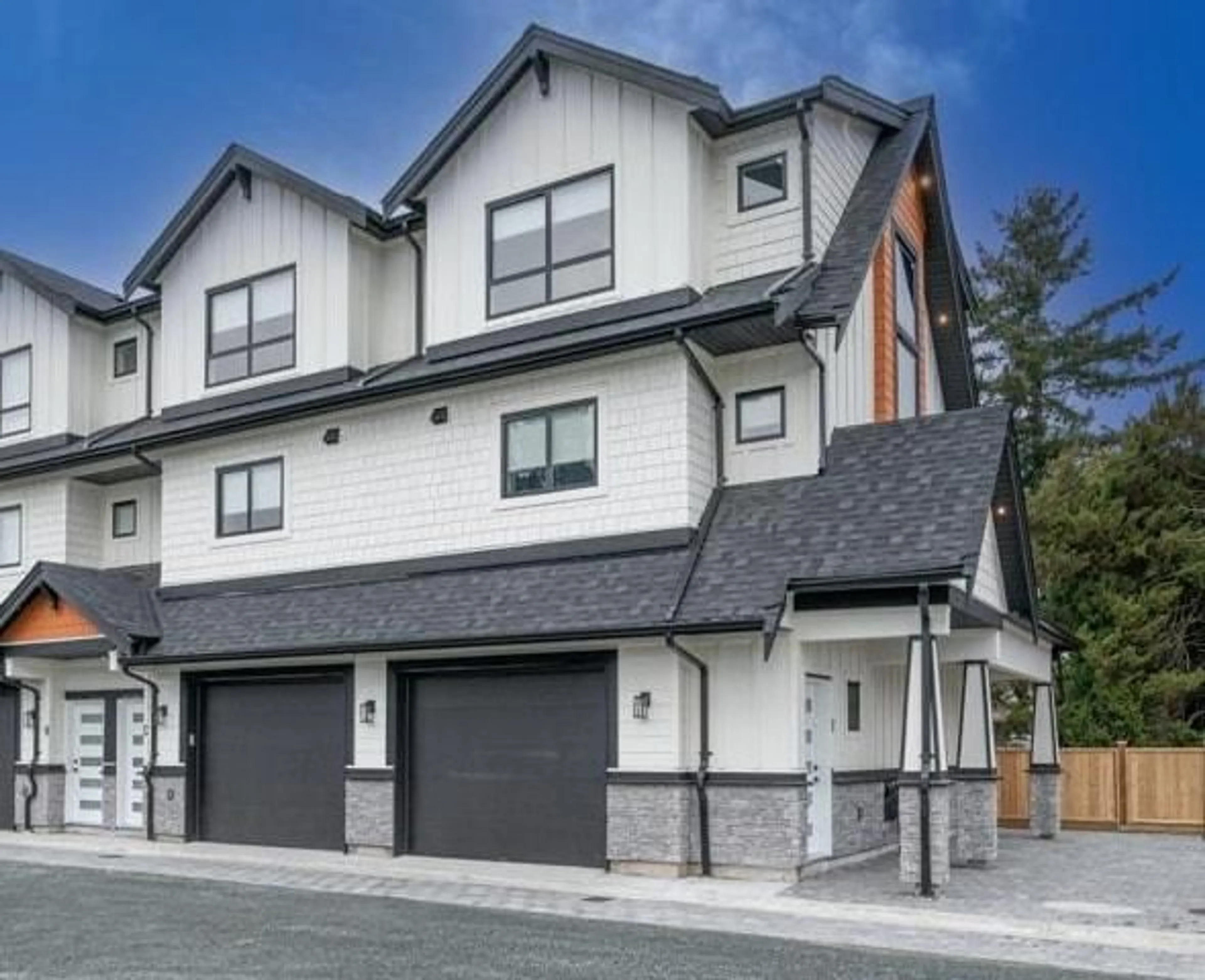 Home with vinyl exterior material, street for C - 7533 WREN STREET, Mission British Columbia V2V3C1