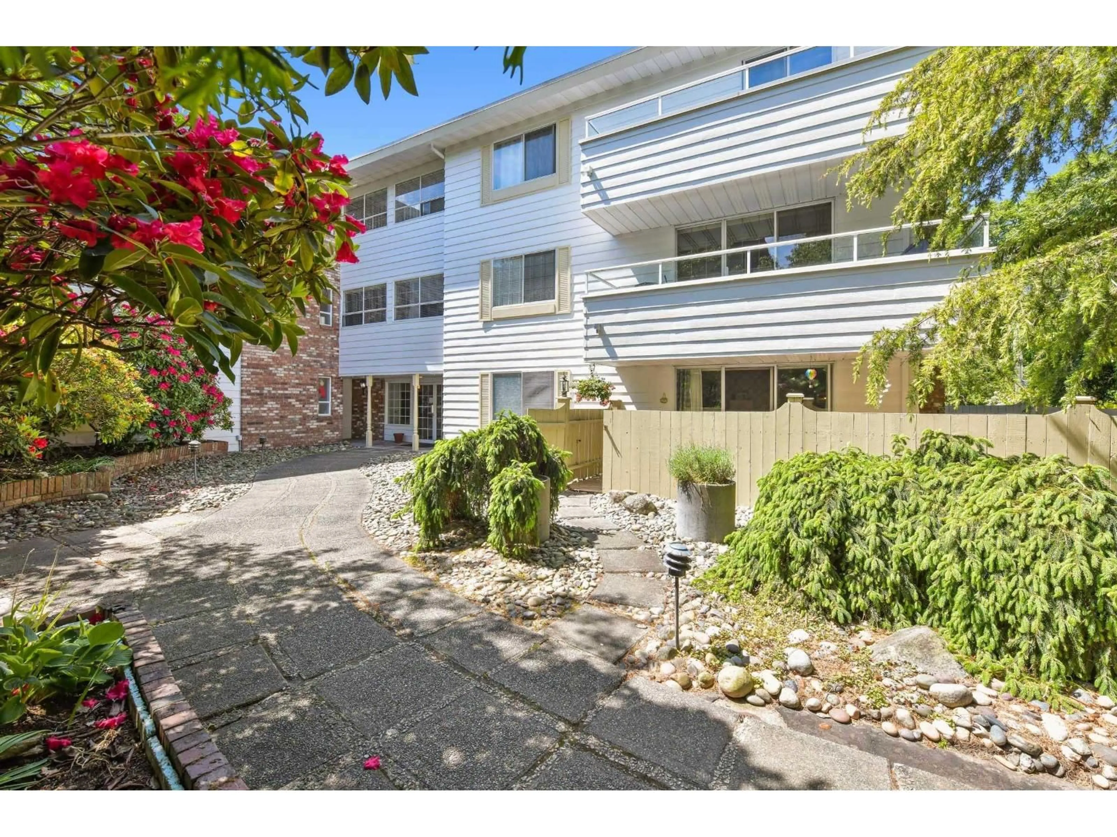 Unknown for 206 - 15010 ROPER AVENUE, White Rock British Columbia V4B5A9