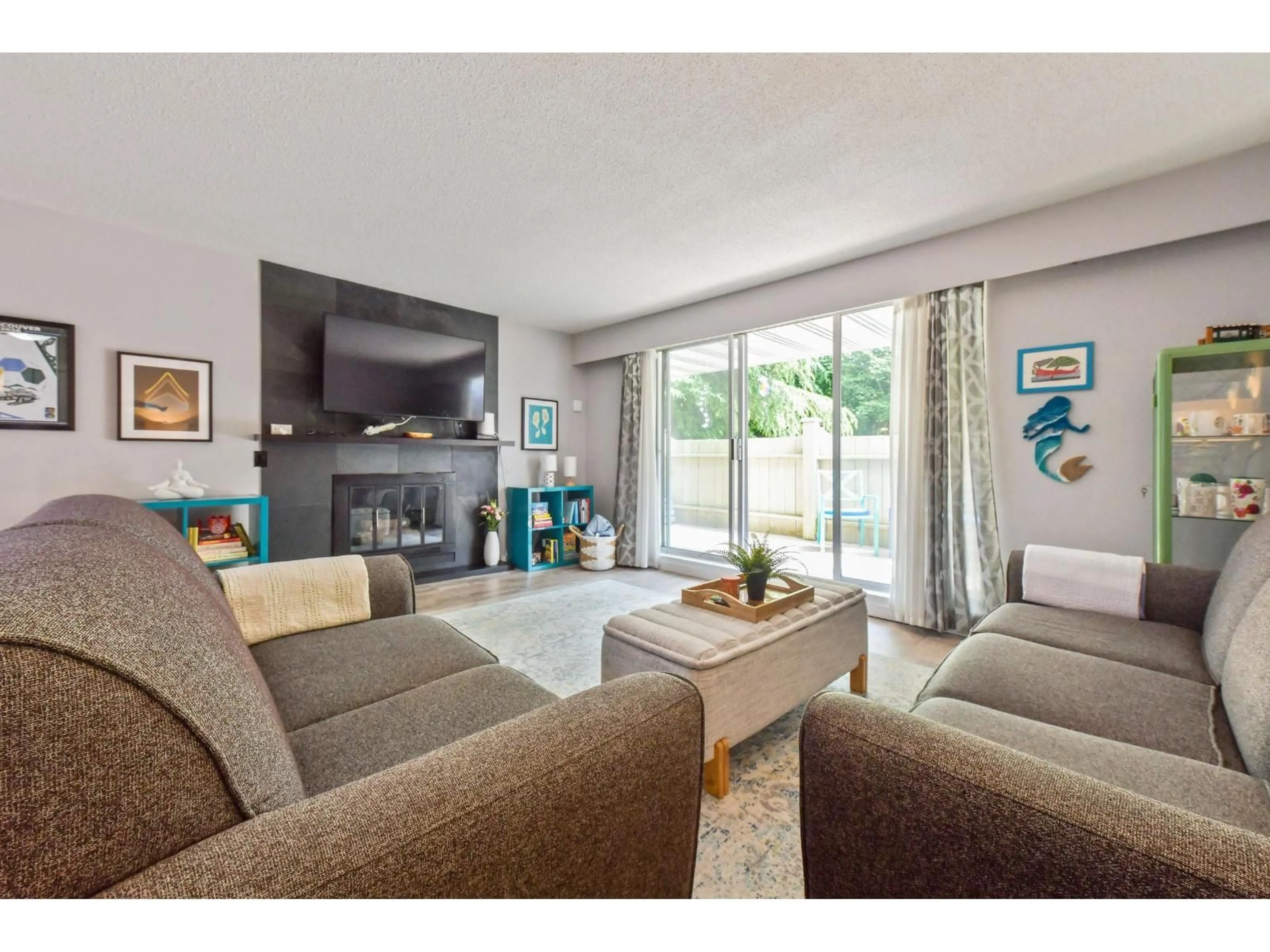 Living room with furniture, unknown for 206 - 15010 ROPER AVENUE, White Rock British Columbia V4B5A9