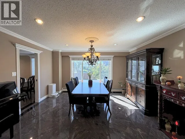 5885 LINCOLN STREET, Vancouver 4