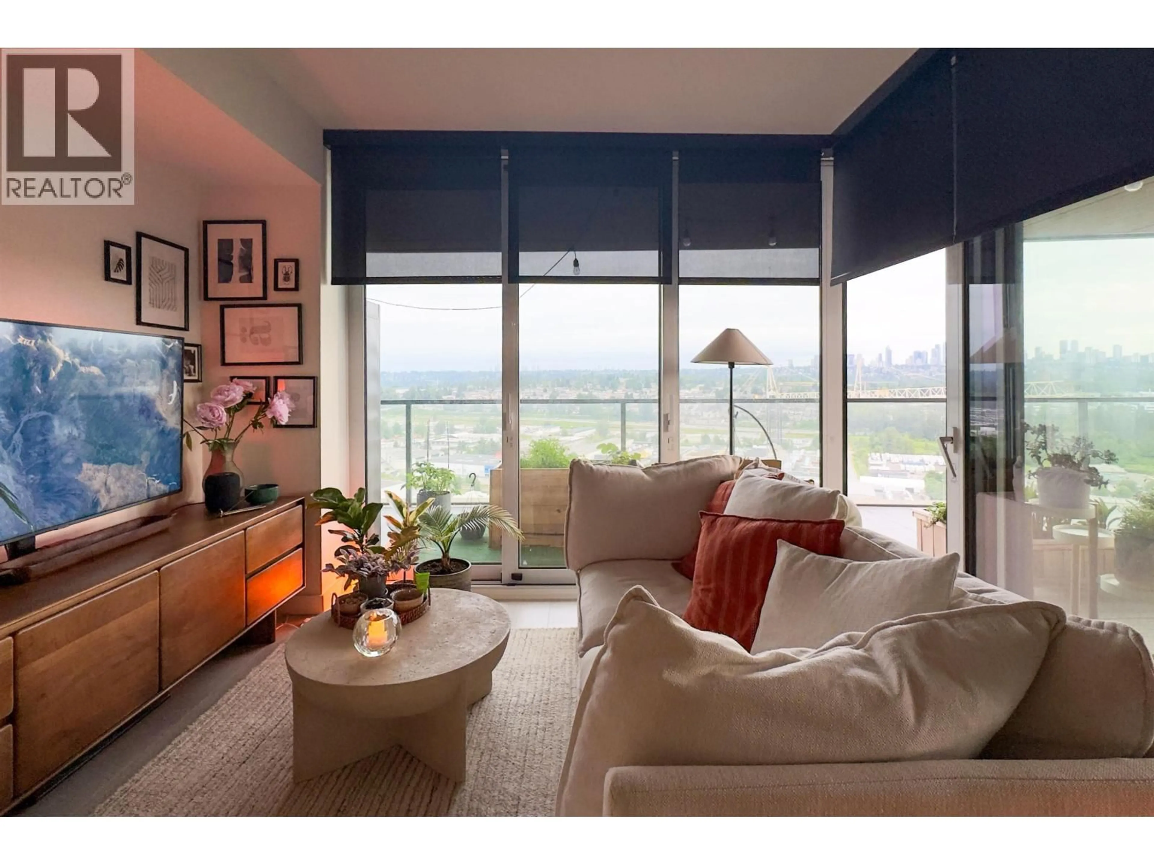 Living room with furniture, unknown for 1702 - 4890 LOUGHEED HIGHWAY, Burnaby British Columbia V5C0N2
