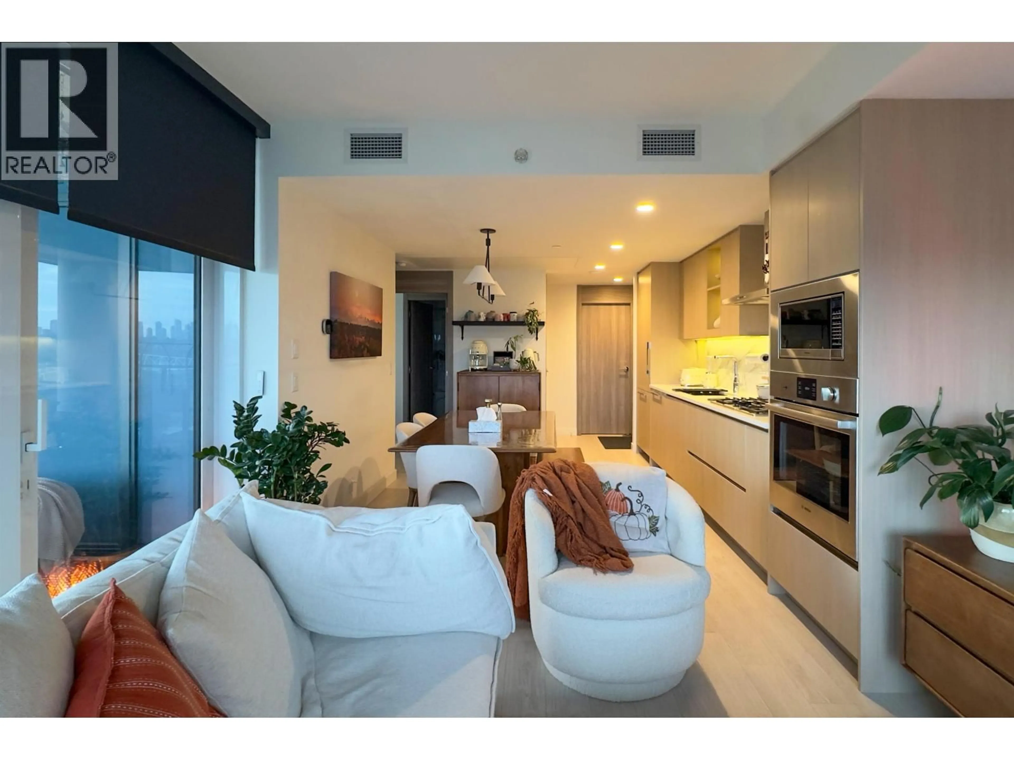 Open concept kitchen, unknown for 1702 - 4890 LOUGHEED HIGHWAY, Burnaby British Columbia V5C0N2