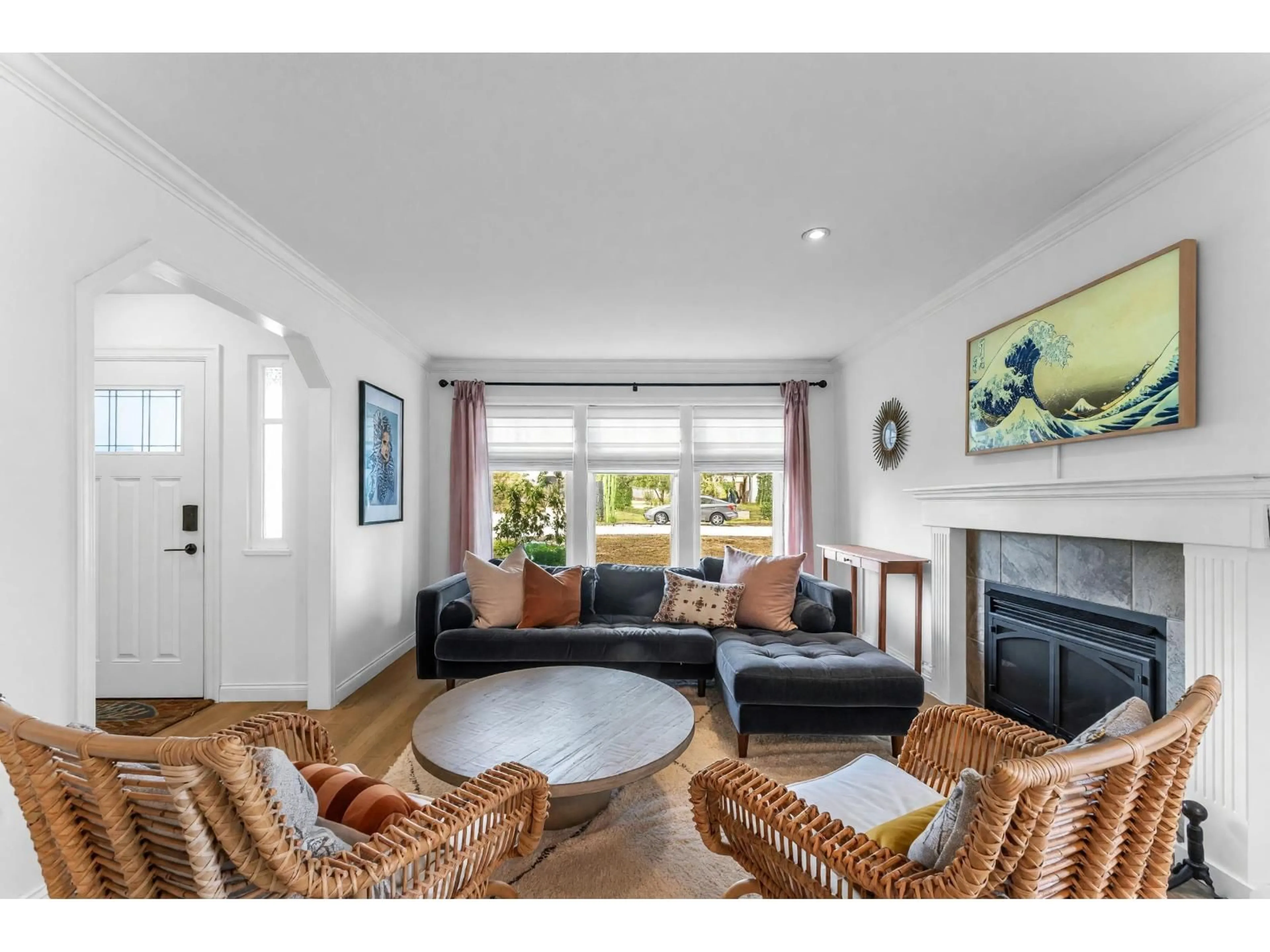 Living room with furniture, unknown for 9457 215A STREET, Langley British Columbia V1M2A5